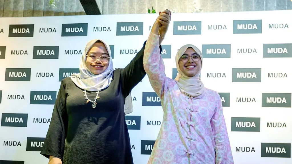 JOHOR BAHRU, JUNE 20 -- The Malaysian Democratic Alliance (MUDA) has announced Puteri Wangsa State Assembly Service Centre Chief Officer Rashifa Aljunied, 26, as a candidate for the Puteri Wangsa State Legislative Assembly (DUN) seat in the Johor State Election (PRN). The announcement was made by MUDA President Amira Aisya Abdul Aziz, who is also the former incumbent of the seat. "The decision to place Rashifa as a candidate was made after in-depth discussions with the top leadership and party machinery," he said at a press conference announcing the party's candidate for the first series today. Amira Aisya said her decision not to defend the seat was to contest at the Parliamentary level in the upcoming 16th General Election (GE-16). It is understood that MUDA will make a second series of candidate announcements for several more seats in the capital tomorrow. In the 2022 Johor state election, the Puteri Wangsa state seat was the only seat won by MUDA. Amira Aisya won the six-cornered contest in the seat with a majority of 7,114 votes, defeating Barisan Nasional (BN) challenger Ng Yew Aik. The Election Commission has set July 11 as polling day for the Johor state election with June 27 as nomination day and early voting on July 7. -- BERNAMA