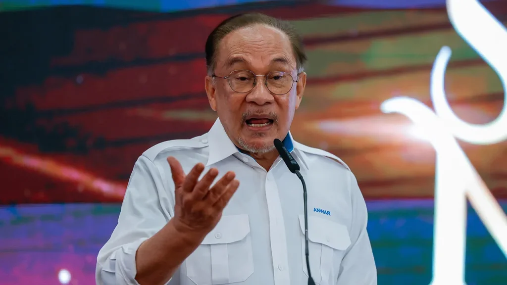 JOHOR BAHRU, June 5 -- Prime Minister Datuk Seri Anwar Ibrahim, who is also the Pakatan Harapan (PH) Chairman, is scheduled to launch the state PH machinery for the 16th Johor State Election (PRN) tomorrow night. Johor PKR Vice Chairman, Jimmy Puah Wee Tse, through a post on Facebook today, said that the launch was scheduled to take place at the Chinese High School Hall, Batu Pahat at 8pm. "Launching of the Johor PH PRN machinery. ' We are ready '," the post said. PH Deputy Chairman and DAP Secretary-General, Anthony Loke Siew Fook and Amanah President, Datuk Seri Mohamad Sabu are also expected to be present at the launch. Previously, Johor PH announced that it would contest all 56 State Legislative Assembly (DUN) seats in this PRN. In the 2022 Johor state election, BN won 40 state seats, PH (12), Perikatan Nasional (three) and MUDA (one). The Johor State Assembly was dissolved on June 1 after receiving the consent of the Regent Sultan of Johor Tunku Mahkota Ismail. -- BERNAMA