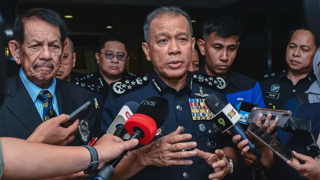 KUALA LUMPUR, JUNE 23 -- The Royal Malaysian Police (PDRM) has opened a disciplinary investigation paper against one of its members who went viral following allegations of insulting local residents while travelling in China recently. Inspector-General of Police Tan Sri Mohd Khalid Ismail said the personnel in question were still on duty as usual at the moment. "I ask all parties to remain calm and PDRM will conduct the investigation as best as possible... not only from a disciplinary perspective, but if there is a violation of the law, appropriate action will be taken," he told reporters today. He reminded all police officers and members to always maintain a code of conduct when they are in the country or abroad as they are subject to the force's regulations and standard operating procedures (SOPs), even if they are not wearing uniforms. The controversy involving an influencer who is also a police officer also received widespread coverage in foreign media after he was accused of shouting inappropriate words while covering his nose in a public place in the country. Earlier, Mohd Khalid officiated the Opening Ceremony of the 42nd Annual General Meeting of the Malaysian Retired Senior Police Officers Association (RESPA) at the Kuala Lumpur PDRM College here. Regarding the welfare of retirees, he hoped that the government could reconsider reviewing the allowance rates for national heroes to help this group face the current cost of living challenges. He said the issue involving the allowances for recipients of the Seri Pahlawan Gagah Perkasa (SP) and Pingat Gagah Berani (PGB) awards was also raised by RESPA President Datuk Meor Chek Hussein Mahayuddin since the rates had not been reviewed since 17 years ago, in 2009. -- BERNAMA