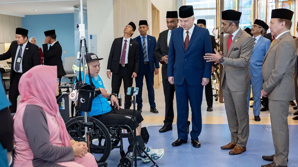 IPOH, JUNE 16 -- The Sultan of Perak, Sultan Nazrin Shah, departed to officiate the opening of the Social Security Organisation (SOCSO) Neuro-Robotics and Cybernics Rehabilitation Centre in Meru Raya, here, today. Sultan Nazrin also agreed that the centre, whose design was inspired by the art of gold thread embossing, be named the Sultan Nazrin Shah SOCSO Rehabilitation Centre. Also departing were the Raja Muda of Perak, Raja Jaafar Raja Muda Musa and the Raja of Lower Perak Raja Iskandar Dzulkarnain Sultan Idris Shah. Also present were the Menteri Besar of Perak, Datuk Saarani Mohamad and the Minister of Human Resources, Datuk Seri R. Ramanan. In his opening address, Sultan Nazrin said that the centre is not just a complex equipped with modern and sophisticated equipment, but is also staffed with experts in the fields of medicine and health, assistive technology, physiotherapy, as well as occupational and vocational therapy, social guidance and psychological support. "This centre is not just a health facility, but symbolises a migration of thought - a migration of approach, realising the country's vision and desire to modernise rehabilitation and high-tech services, strengthened with services that prioritise human values ​​and appreciate human values." "This centre should be seen as a symbol that the country values ​​every life, every worker and every family, a symbol that misfortune is not the end of life, a symbol that with the right system, a caring society and opportunities provided, a person does not have to live on the kindness of others, but can return to building a dignified future," his Majesty said. Sultan Nazrin said the centre, whose idea for its construction was sparked by Ipoh Barat Member of Parliament, M. Kulasegaran when he held the position of Human Resources Minister from 2018 to 2020, gives new hope to patients and families and builds new confidence that injury is not the end of life. His Majesty said that the centre should be able to impress upon patients and families that with the right treatment, appropriate technology and an unbroken spirit, a person is capable of rising again. "For a stroke patient, this center may be a place to help them learn to move their limbs again, for workers who have suffered nerve injuries, this center may be a place to rebuild physical and mental strength." "For someone who has suffered a traumatic brain injury, this centre may be a place to retrain memory, speech and self-confidence. For their families, this centre can be a place to shine a light of hope," said Sultan Nazrin. His Majesty also stressed that society needs to eliminate prejudice against those with physical disabilities and come forward to assist SOCSO's efforts by opening up job opportunities for those who have completed rehabilitation treatment so that they can return to living independently. "The effort pioneered by SOCSO to enter into a collaboration with 7-Eleven to provide a post-career work training program, with the potential to offer jobs, is a strategic approach. "Hopefully more private parties will come forward to offer CSR (corporate social responsibility) programs with SOCSO rehabilitation centers, offer vocational training and provide post-rehabilitation job opportunities," said Sultan Nazrin. His Majesty said that it is the fardu kifayah and responsibility of every human being to help ease the burden of those who face divine tests and are burdened by life's trials. Sultan Nazrin said that a country's progress is not only measured by its imposing rows of skyscrapers, crisscrossing flyovers, or large ports and airports, or high economic growth figures. "Real progress lies in the country's ability and determination to introduce and implement social programs to preserve human dignity, defend the weak, and provide a second chance to anyone who is unfortunate enough to be tested by illness, injury or disability," said His Majesty. -- BERNAMA