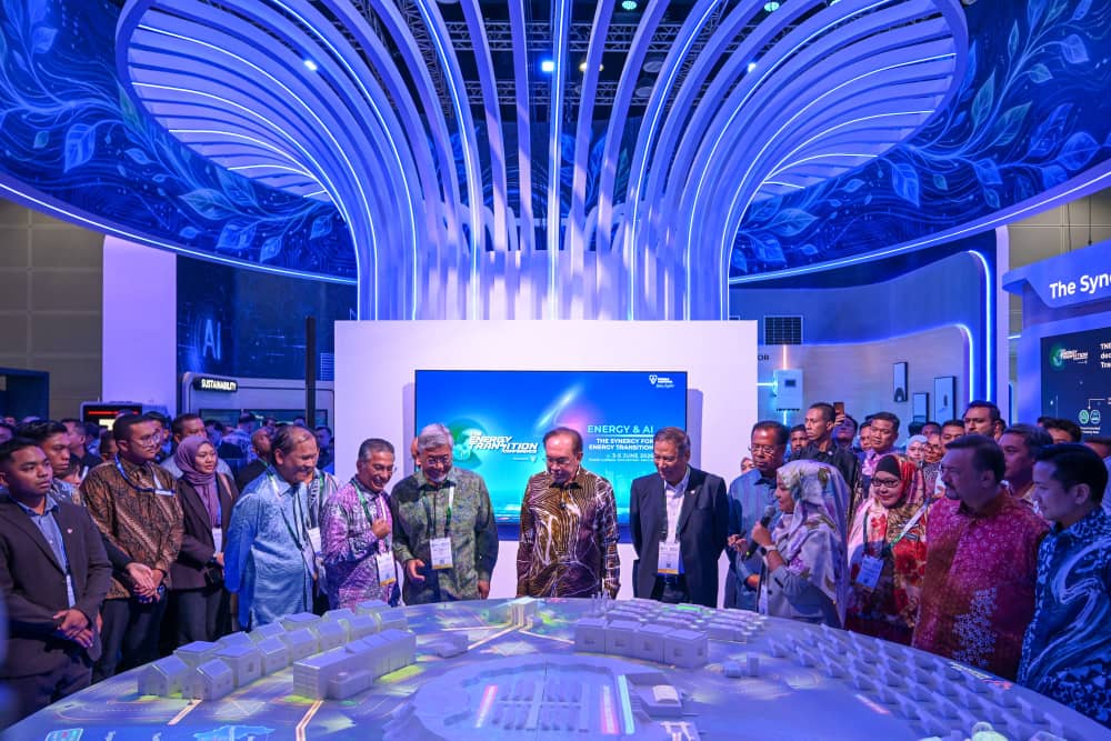 KUALA LUMPUR , Jun 6 -- The second day of Tenaga Nasional Berhad’s (TNB) Energy Transition Conference 2026 (ETCon26) marked a significant milestone as Prime Minister, Dato’ Seri Anwar Ibrahim, officially launched the conference, reaffirming Malaysia’s commitment towards advancing a sustainable, resilient and future-ready energy ecosystem. Building on the momentum of the inaugural conference held in 2023, which marked the launch of the National Energy Transition Roadmap (NETR) by the Prime Minister, ETCon26 highlighted the importance of advancing energy transition in tandem with economic growth, technological innovation and regional collaboration to ensure long-term national competitiveness and sustainable development. The conference also underscored Malaysia’s continued progress in expanding renewable energy capacity, with TNB playing a pivotal role in advancing the NETR aspiration through contributions in large-scale solar development and continued investments in modernising the national grid through incorporation of digital technologies. PM Witnesses Landmark Renewable Energy Agreement Between TNB and DayOne A key highlight of the day was the witnessing of a document exchange formalising a Bilateral Energy Supply Contract (BESC) under the Corporate Renewable Energy Supply Scheme (CRESS) between TNB and DayOne, a Singapore-headquartered global digital infrastructure platform. The agreement reflected Malaysia’s ongoing efforts to advance digital innovation and sustainable energy, aligned with long-term decarbonisation goals under the NETR. The arrangement, which supports Malaysia’s AI Nation 2030 agenda, integrates large-scale solar generation with battery energy storage systems, ensuring a stable and reliable supply of renewable energy for energy-intensive digital operations. High-Level Ministerial Dialogue Complementing the day two highlights was a high-level Ministerial Dialogue themed “Powering Malaysia's Next Growth Chapter: Energy, Economy & Digital in Sync”, bringing together Deputy Prime Minister and Minister of Energy Transition and Water Transformation, Datuk Amar Fadillah Yusof; Minister of Economy, Akmal Nasrullah Mohd Nasir; and Minister of Digital, Gobind Singh Deo. The dialogue explored how a whole-government approach can unlock sustainable economic growth and strengthen Malaysia’s AI-ready competitiveness, including better alignment across power system planning, digital infrastructure, industrial policy and talent development. It also reinforced the importance of cross-sector collaboration to advance Malaysia’s energy transition, while strengthening ETCon26’s role as a platform where energy, economic and digital policymakers converge to support a more aligned and future-focused national agenda. Navigating ASEAN’s Energy Future Also taking centre stage in day two’s discussions were in-depth conversations on the future of energy in ASEAN, where panellists explored the growing importance of cross-border energy trade, regulatory harmonisation, sustainable financing and nuclear technologies as the region accelerates towards a more interconnected, digital and low-carbon future. One of the key sessions, “ASEAN Power Grid: From MOUs to Megawatts”, examined ASEAN’s readiness to operationalise multilateral power trade at scale, while identifying the concrete policy, infrastructure and regulatory actions required to realise a truly integrated regional power system. Another prominent dialogue, “Fueling AI’s Hunger: Powering ASEAN’s Next Era of Growth”, explored the preparedness of ASEAN’s current energy systems to meet the rapidly rising electricity demand driven by AI, digitalisation and data centres, while remaining aligned with energy transition and decarbonisation goals. The conference also featured strong discussions on the future role of nuclear energy through the session “Next-Generation Nuclear: Pioneering the Future”. Experts and industry leaders assessed the readiness of advanced nuclear technologies and the conditions required to make them commercially viable and widely deployable, consequently becoming an alternative source of clean energy to cater for the increasing energy demand in the ASEAN region. These discussions underscored the need for stronger regional cooperation, interconnected grids and coordinated policy frameworks in ensuring ASEAN can achieve long-term energy security, economic resilience and sustainable growth in an increasingly complex global landscape. At this juncture, TNB’s role as a prominent industry player remains critical in advancing and facilitating cross-border connectivity initiatives to support the accelerated energy transition agenda in the region. Powering the Next Phase of Energy Growth The next phase of the energy industry will be shaped by digitalisation and the rapid expansion of AI-driven industries, driving continued growth in electricity demand. Emerging load segments, particularly data centres, require stable and low-carbon electricity supply, with TNB currently supporting 36 operational data centres with electricity supply capacity of approximately 4.5GW. Against this backdrop, Malaysia remains steadfast in its commitment to increase renewable energy capacity to 70% by 2050 or earlier, supporting the growth of an AI-driven economy while accelerating decarbonisation efforts under the NETR. “As energy demand from AI and digital industries continues to accelerate globally, ETCon26 reinforces Malaysia’s ambition to emerge as a regional leader in advancing a sustainable, resilient and future-ready energy ecosystem. Through stronger multilateral collaboration, grid modernisation and clean energy innovation, Malaysia is well-positioned to power ASEAN’s next chapter of sustainable growth,” said TNB Chairman, Tan Sri Abdul Razak Abdul Majid. About ETCon26 Organised by TNB, ETCon26 serves as a regional platform that convenes policymakers, industry leaders, investors, academics and innovators to accelerate collaboration and actionable outcomes in the energy transition agenda. The conference brings together approximately 80 speakers from Malaysia and around the world, representing diverse sectors including energy, technology, finance, policy and infrastructure. Centred on the theme “Energy & AI: The Synergy for Energy Transition”, ETCon26 is anchored on three content pillars, namely Energy for AI, AI for Energy and Energy Transition for People. -- MINUTESMY