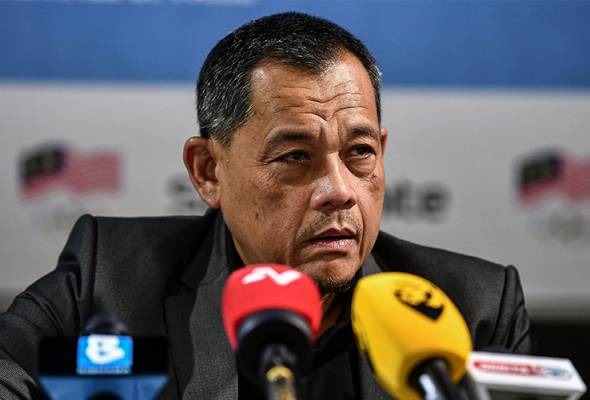 KUALA LUMPUR, Jun 13 -- Honorary President of the Football Association of Malaysia (FAM) Tan Sri Hamidin Mohd Amin has been entrusted with the position of head of delegation and representative to the President of the International Football Federation (FIFA), Gianni Infantino, for several venues of the 2026 FIFA World Cup in the United States. Hamidin said he was entrusted by Infantino to ensure the smooth organisation and conduct of all matches in two cities, namely Los Angeles and San Francisco, in line with his role as a FIFA Council Member.    "I am one of the FIFA Council Members. So, this edition involves 16 distant locations and that is why I was appointed as the head of the delegation and the FIFA President's representative responsible for Los Angeles and San Francisco." "My duties include monitoring the smooth running of the matches at both venues starting from the group stage. After that, until the quarter-finals, I will be based in Los Angeles. I will also be involved until the semi-finals and finals," he said when met recently. The 2026 FIFA World Cup competition opened early this morning with the opening match of Group A between hosts Mexico and South Africa which took place at 3 am Malaysian time. The 2026 FIFA World Cup is the largest edition in its history with the participation of 48 teams. -- BERNAMA