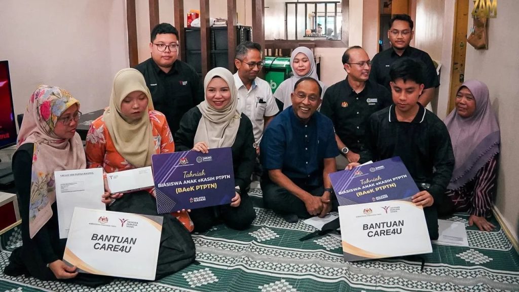 SEREMBAN, June 15 (Bernama) -- A total of 5,953 police personnel and members of other agencies will be deployed throughout the Negeri Sembilan state election period to ensure the democratic process proceeds smoothly and remains orderly. State police chief Datuk Alzafny Ahmad said the figure comprises 4,845 senior police officers and rank-and-file personnel, while the remainder will serve as support personnel, including members of the People’s Volunteer Corps (RELA) and police volunteer reserve. “We are maintaining a high level of readiness through various comprehensive preparations that have been put in place from the outset, including security measures, traffic control, monitoring of campaign activities, law enforcement, and preparations for any eventuality throughout the election period,” he told Bernama today. He said the police would continue to conduct ongoing assessments and have not ruled out the possibility of seeking additional assistance from other contingents if necessary to strengthen existing resources and ensure operational requirements are carried out more effectively. Meanwhile, Alzafny said the police would continue to respect the right of all parties to conduct campaign activities as provided for under the law. “Accordingly, security monitoring and control measures will be intensified to ensure that all campaign activities, including political ceramah, party processions and election-related programmes, are conducted peacefully and in compliance with regulations set by the authorities,” he said. He said stern action would be taken against any individual or party found violating the law, inciting provocation, or engaging in any act that could disrupt public order and undermine the smooth conduct of the democratic process. He also urged all political parties, candidates, supporters and members of the public to uphold a culture of political maturity, respect differing views and comply with the law throughout the campaign period. The public was also advised not to engage in any form of provocation, dissemination of false information, or actions that could create tension and jeopardise social harmony. The Election Commission (EC) has set Aug 1 as polling day for the Negeri Sembilan state election, with nomination day on July 18 and early voting on July 28. -- BERNAMA