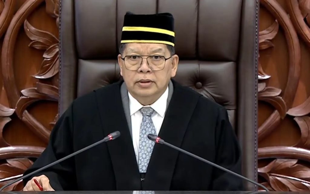 KUALA LUMPUR, June 22 -- Dewan Rakyat Speaker Tan Sri Johari Abdul has confirmed that Larut MP Datuk Seri Hamzah Zainudin resumed his role as Opposition Leader on June 18. Based on developments since the previous First Meeting of the Dewan Rakyat and notifications that had been considered, Johari said Hamzah was the Opposition Leader as of May 20, 2026. He said Kemaman MP Datuk Seri Dr Ahmad Samsuri Mokhtar was subsequently appointed to the post from May 21 to June 10, before Hamzah returned as Opposition Leader on June 18. “I would like to express my appreciation to the Honourable Member for Kemaman for his service as Opposition Leader during that period and welcome the Honourable Member for Larut back to serve as Opposition Leader,” he said. Johari announced the status of the Opposition Leader under Standing Order 4A(3) of the Dewan Rakyat Standing Orders in his opening remarks before today’s Oral Question Time. In a separate development, Johari also confirmed the casual vacancies in the Pandan and Setiawangsa parliamentary seats after their incumbents, Datuk Seri Rafizi Ramli and Nik Nazmi Nik Ahmad, submitted letters relinquishing their memberships as Members of Parliament on May 18. Johari said he had notified the Election Commission of the vacancies in both seats in accordance with Article 54(1) of the Federal Constitution. -- BERNAMA