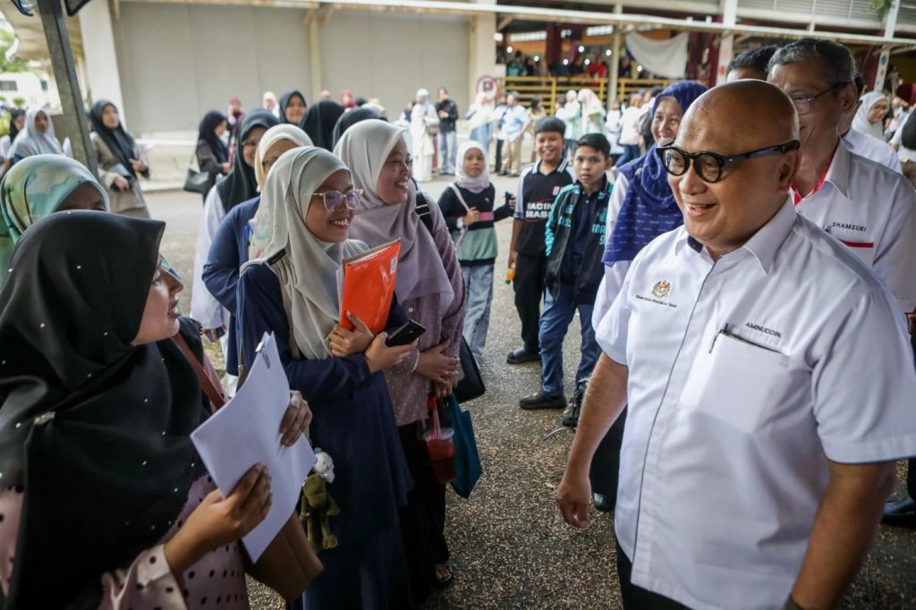 ARAU, June 22 -- Interest among school leavers in Technical and Vocational Education and Training (TVET) continues to grow, with more students now choosing polytechnics as their preferred pathway for further studies. Higher Education Ministry (KPT) secretary-general Datuk Dr Aminuddin Hassim said the trend reflected growing public confidence in the industry-based and hands-on learning approach offered by polytechnics. “This time, many students have chosen polytechnics and we are very encouraged by the increase. Polytechnics offer advantages through greater industry involvement, hands-on learning and exposure to skills required after graduation. “These are among the positive values we can offer our young people,” he told reporters after observing the registration of new students at the Tuanku Syed Sirajuddin Polytechnic (PTSS) here today. Aminuddin said PTSS had recorded more than 1,000 new student registrations on the first day of intake, exceeding its target for the current admission session. Meanwhile, he said polytechnics nationwide had made thorough preparations, including accommodation, classrooms and basic facilities, to ensure new students could adapt comfortably to campus life. -- BERNAMA 