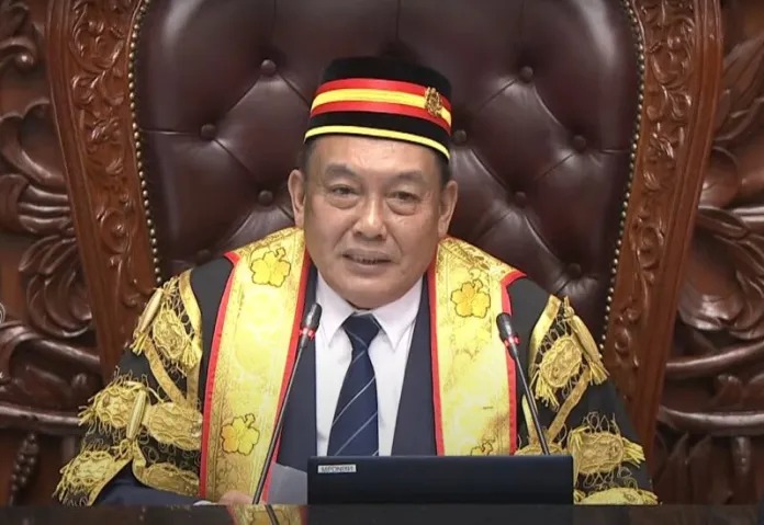 KUALA LUMPUR, June 29 -- The Dewan Rakyat today expressed its condolences to Dewan Negara President Datuk Awang Bemee Awang Ali Basah following the death of his mother earlier today. The message of condolence was conveyed by Dewan Rakyat Speaker Tan Sri Johari Abdul during this afternoon's parliamentary sitting. “Honourable Members, it is with deep sorrow and sadness that I wish to inform this House that the mother of Honourable Senator Datuk Awang Bemee Awang Ali Basah, the President of the Dewan Negara, has just returned to the mercy of Allah. "On behalf of all Members of this House and Parliament as a whole, I would like to extend our heartfelt condolences to Honourable Senator Datuk Awang Bemee Awang Ali Basah on the passing of his beloved mother. I pray that he and his entire family will remain strong and steadfast during this difficult time," he said He also invited all MPs to hold a brief prayer for the deceased. -- BERNAMA 