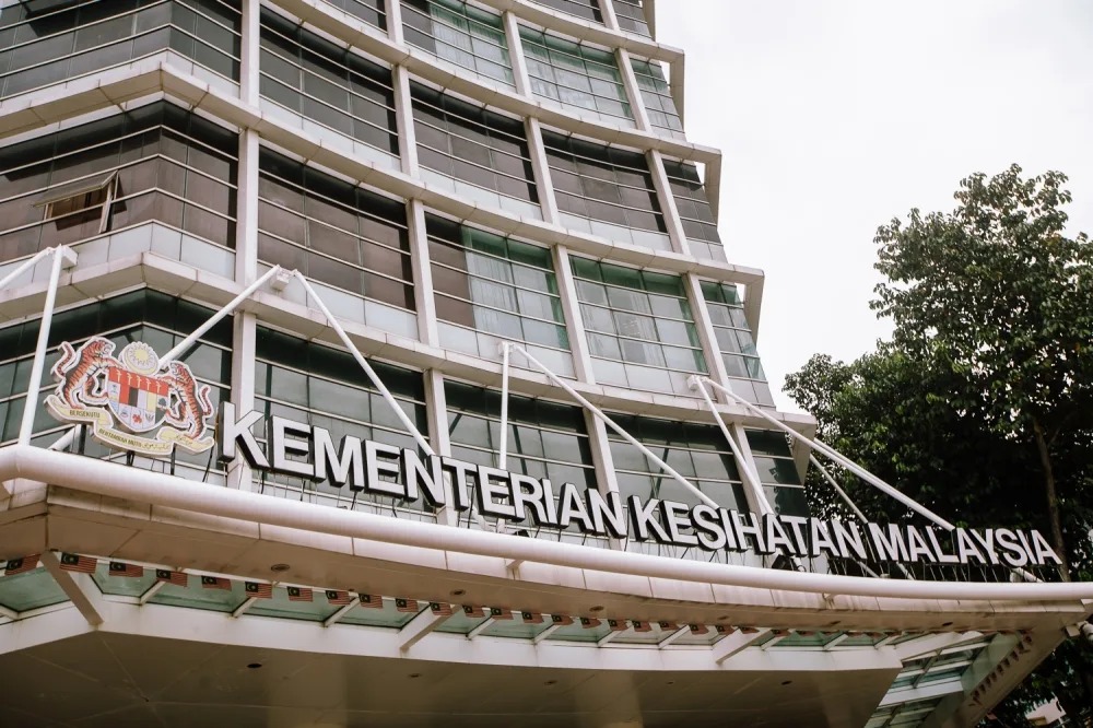 PUTRAJAYA, June 30  -- The Ministry of Health (MOH) has temporarily suspended access to its official website to allow for enhanced cybersecurity measures to be implemented. In a statement today, the ministry said it is conducting investigations and remedial actions in collaboration with relevant agencies following a recent cyber threat incident, with further updates to be issued from time to time. “So far, there is no indication that the incident has affected critical systems or resulted in any breach of sensitive MOH data. “The ministry’s healthcare delivery systems continue to operate as normal and are protected by separate infrastructure with strict cybersecurity controls,” it said. MOH added that the website is used solely for corporate and public information dissemination and does not store patient medical records or individual health data. “The ministry remains committed to ensuring the security of its digital assets and the continuity of healthcare services for the public,” it said. On Saturday, media reports said the MOH official portal experienced access disruptions believed to be linked to a cybersecurity incident. -- BERNAMA 