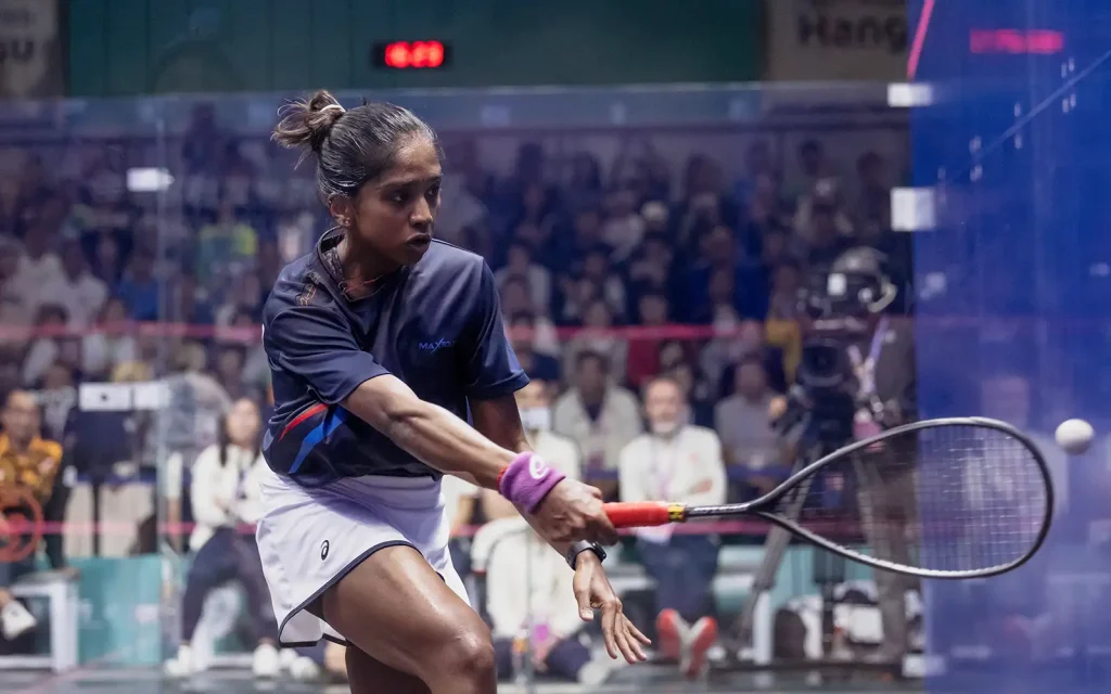 KUALA LUMPUR, JUNE 21 -- National squash player S. Sivasangari failed to win the 2025-2026 PSA Tour Finals title after losing 1-3 to world number one Hania El Hammamy from Egypt in the women's final in Paris, yesterday. Despite the defeat, the world number five player closed the campaign by emerging as the runner-up, thus presenting Malaysia with its best achievement in the prestigious tournament since national squash legend Nicol Ann David reached the final in 2012. Sivasangari, who was seeded fourth in the tournament, lost 6-11 in the first game before coming back to win the second game 11-10 over the second seed. However, El Hammamy regained control of the match and won the next two games 11-8, 11-8 to confirm the championship. Sivasangari booked her ticket to the final after pulling off a huge upset by defeating world number two and top seed from Egypt, Amina Orfi, 8-11, 11-10, 11-8, 11-10 in a semi-final that lasted 74 minutes. The runner-up's achievement continues his excellent performance throughout 2026 after also winning the Grasshopper Cup in Zurich last April. -- BERNAMA