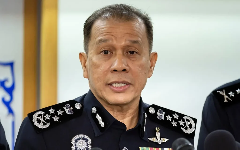 KUALA LUMPUR, JUNE 15 -- About 7,000 to 8,000 Rohingya were sent to third countries each year through intergovernmental cooperation, said Inspector-General of Police Tan Sri Mohd Khalid Ismail. However, he said the process has now stalled due to various constraints faced by the countries involved. He said the Rohingya ethnic issue was an international issue stemming from the political and security situation in Myanmar, causing Malaysia to accept their presence on humanitarian grounds. "Malaysia has government-to-government (G2G) cooperation with several countries that allows Rohingya refugees to be temporarily housed before being sent to third countries that need their labor or professional services. "Recently, the process of resettling Rohingyas to third countries has faced several constraints, causing their movement to the country to be halted, thus raising various issues that require the attention of all parties," he told reporters after the launch of the Fight Against Scam: Two Teams, One Goal, here, today. Mohd Khalid said that apart from that, Malaysia also took into account the humanitarian aspect in dealing with the issue, in addition to ensuring that national security continues to be maintained. "Everyone who comes to this country must follow the laws and regulations that have been set. These people are subject to our laws. If they commit an offence, we will take action just like we do against anyone else who comes to our country," he said. He said about 215,000 Rohingya are registered with the United Nations High Commission for Refugees (UNHCR) while local authorities also have their records in collaboration with the Immigration Department to facilitate monitoring. "We know where they are and what their jobs are. So if any crime occurs involving them, it will be easy for us to take action when we know their location and so on," he said. Commenting on crime trends involving the community, Mohd Khalid said the involvement of the Rohingya ethnic group in crime was low, with 89 individuals recorded as being involved in criminal cases for the period 2024 to this year, which is 0.02 percent of the overall crime statistics in the country. In this regard, he reminded the public not to make statements that could affect public safety and order, while stressing that enforcement action would be taken against any individual who violates the law regardless of nationality. The media last Saturday reported that Home Minister Datuk Seri Saifuddin Nasution Ismail said that the rate of resettlement to third countries by the UNHCR was too low for refugees, including the Rohingya, which was one of the reasons why the group remained in the midst of local communities for a long time. Meanwhile, Selangor Police Chief Datuk Shazeli Kahar said the state recorded 192 cases involving 300 arrests of Rohingya between 2025 and May 2026 involving violent and property crimes. He said the police always take consistent and continuous enforcement action and are not based on current sentiment. "The police always work closely with strategic agency partners, for example the Immigration Department and Local Authorities (PBT), we work together to exchange information and carry out integrated operations," he said at a press conference by the Selangor Commercial Crime Investigation Department, here, today. Shazeli said last year six integrated operations were carried out throughout the state of Selangor to address the issue. Commenting on the issue of demolition of illegal settlements, he said discussions on the matter were being held with the local authorities involved so that further, more constructive action could be taken in line with legal provisions. – BERNAMA