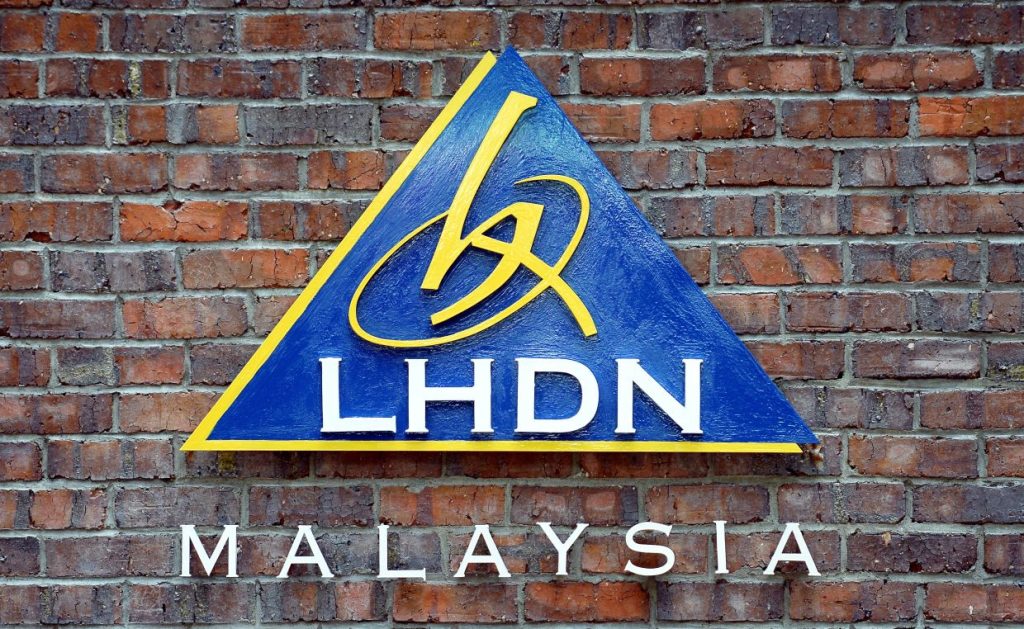 KUALA LUMPUR, JULY 16 -- The government has settled excess tax refunds totaling RM14.7 billion involving 3.17 million taxpayer cases until June 30, 2026, according to the Ministry of Finance (MoF). According to him, of the total, RM5.75 billion was refunded to 3.1 million individual taxpayers while RM8.95 billion was refunded to 76,511 company taxpayers including 23,356 micro, small and medium enterprises (MSMEs). "In strengthening the refund of excess tax, the Inland Revenue Board of Malaysia (IRB) has implemented various strategies that are fairer and more equitable. "The IRB also ensures that the government's refund allocations can be distributed regularly and effectively based on the age of the case arrears, or regardless of the age of the case, by also giving priority to SMEs and companies that are facing cash flow problems," he said. The MoF announced this in a written response to the Dewan Rakyat published on the Parliament website today in response to a question from Datuk Seri Hamzah Zainudin (PN-Larut) regarding the latest amount of outstanding tax refunds that have yet to be repaid to individual and corporate taxpayers as of May 31, 2026. According to him, for refund cases that are currently in the process of reviewing additional information and documents submitted by taxpayers, the government is committed to continuing to ensure that refund arrears can be fully implemented immediately and taking into account the interests of all taxpayers. MoF informed that the move reflects the government's ongoing efforts to improve the efficiency of tax administration and ensure that taxpayer rights are protected, in line with the MADANI Government's fiscal reform agenda. -- BERNAMA