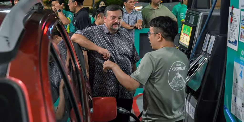 PUTRAJAYA, July 1 — More than 30,000 consumers have been approved for an increased BUDI Diesel quota, with their monthly allocation raised from 200 litres to 300 litres to better accommodate users with higher diesel consumption. Finance Minister II Datuk Seri Amir Hamzah Azizan said the enhancement was introduced following feedback from small traders, hawkers and rural service providers who rely on diesel for their daily operations and require a larger monthly allocation. Speaking to reporters after inspecting the implementation of the BUDI Diesel programme at a petrol station in Putrajaya on Tuesday, Amir Hamzah said the response to the additional quota has been encouraging. "As of yesterday, over 30,000 consumers have applied for and received approval under the enhanced quota scheme," he said. The government has also introduced greater flexibility by allowing eligible BUDI Diesel recipients to transfer their subsidy entitlement to an immediate family member in situations where the vehicle is used by another family member but registered under a different name. According to Amir Hamzah, more than 1,000 applications for family quota transfers had been received as of yesterday. Under the new mechanism, eligible recipients may transfer their diesel purchasing entitlement once to a spouse, parent, child or sibling, subject to verification and approval. Once approved, the nominated family member can purchase subsidised diesel using their own MyKad based on the registered vehicle owner's eligibility. To further support the initiative, the Ministry of Finance (MOF) announced that the Road Transport Department (JPJ) will waive diesel vehicle ownership transfer fees for three months beginning July 1, 2026. The waiver covers fees of up to RM100 that would normally apply during ownership transfers. JPJ will also extend weekend operating hours from July 4 to July 31, with counters at all state JPJ offices and JPJ counters at Urban Transformation Centres (UTCs) open from 8.00am to 5.00pm to facilitate ownership transfers and BUDI Diesel-related applications. Meanwhile, Amir Hamzah announced that the subsidised BUDI Diesel price has been reduced from RM2.15 to RM2.10 per litre effective today, attributing the reduction to savings achieved through efforts to curb diesel subsidy leakages. He said the nationwide expansion of the programme, which commenced today after an early access phase in Peninsular Malaysia on June 27, has proceeded smoothly. Nearly 80,000 users have already utilised the facility, while more than 700,000 private diesel vehicle owners are expected to qualify for the programme nationwide. Amir Hamzah reaffirmed the government's commitment to continuously refining the BUDI Diesel programme to ensure a more efficient, user-friendly and accessible subsidy delivery system. Private diesel vehicle owners can check their eligibility status, monthly quota and programme details through the official BUDI MADANI portal. -- MINUTESMY