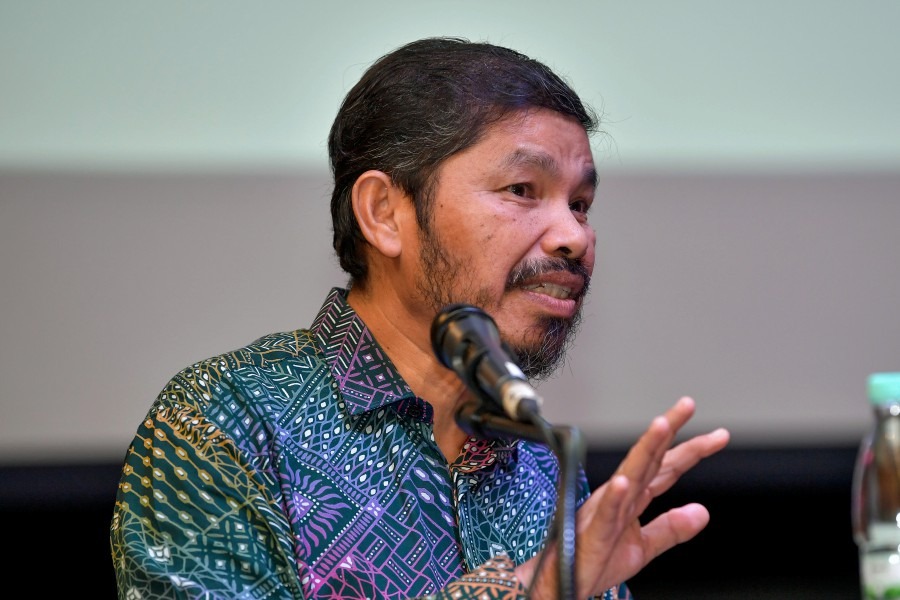 PUTRAJAYA, July 6 -- Bumiputera economic participation continues to improve, although there remains room to increase Bumiputera involvement in high-growth sectors to narrow the socio-economic gap, chief statistician Datuk Seri Dr Mohd Uzir Mahidin said. He said data presented through the Bumiputera Data Analytics Dashboard, developed by the Department of Statistics Malaysia (DOSM), showed that wages for both Bumiputera and non-Bumiputera workers generally recorded growth of more than five per cent. However, he said the increase was influenced by population composition, with the average wage growth among Bumiputera appearing more moderate because it reflected a much larger population than that of non-Bumiputera. “The Bumiputera population is much larger, so while some segments may be experiencing faster growth, the overall average is moderated by the size of the population,” he told reporters after launching the Bumiputera Data Analytics Dashboard at the Simfoni Data and Media special discourse here today. The Bumiputera Data Analytics Dashboard was developed as a strategic monitoring platform to track and assess the current performance and progress of the Bumiputera empowerment agenda based on the key indicators outlined in the Bumiputera Economic Transformation Plan 2035 (PuTERA35). Meanwhile, Mohd Uzir also introduced the subnational indicators portal, an interactive platform that consolidates the country's official data to facilitate analysis and monitoring across various levels of administration. He said the platform integrates data covering 1,998 administrative areas, comprising 16 states and federal territories, 160 districts, 222 parliamentary constituencies and about 600 state constituencies, enabling users to make location-based comparisons and analyses more efficiently. The portal contains 22 official datasets across eight domains, namely demography, economy, education, labour, agriculture, environment, crime and electoral affairs. It is updated regularly and includes metadata to ensure transparency and consistency in data definitions. “Our goal is to establish a single, trusted source of official data to support evidence-based decision-making, while helping the government and stakeholders formulate policies and development programmes more effectively,” he said. -- BERNAMA 