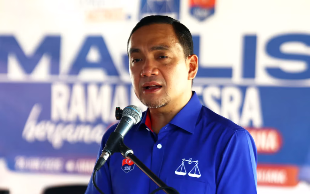 MUAR, July 1 -- Johor Menteri Besar Datuk Onn Hafiz Ghazi has dismissed claims by some quarters that development in the state is unbalanced, forcing residents to migrate out, instead insisting that the development of each district is guided by a comprehensive development plan. He, who is also the Chairman of the Johor Barisan Nasional (BN), explained that through the Johor Economic Transformation Plan (JETP), the development framework is planned comprehensively by providing strategic focus on the unique socio-economic focus of each district equitably. He said that Johor's currently increasing macroeconomic growth is directly translated into the form of welfare assistance to ensure that the entire "Bangsa Johor" (People of Johor) experiences the abundance of the state's wealth. "In terms of development for each district, we have a JETP which will look at more comprehensive development where each district has its own focus. "I am confident that at the Johorian level, when we see Johor's economy growing and developing, the economic spillover can really be felt by the people of Johor, especially through Kasih Johor assistance. So what they are claiming is not true at all," he told reporters after attending a community meeting program in Parit Raja, here, today. Also present was BN's candidate for the Maharani State Legislative Assembly seat, Datuk Ashari Md Sarip. Apart from the JETP development framework, Onn Hafiz said the momentum of progress in the northern region of Johor was also strengthened through high-impact industrial zones, including the Maharani Energy Gateway energy hub. The implementation of the mega project is expected to open up new business market chains as well as a vast overflow of job opportunities to boost the domestic economy and stem the exodus of local workers. Commenting on the machinery's work after more than a week since the Johor State Election (PRN) campaign began, Onn Hafiz, who is also contesting for the Machap state seat, expressed gratitude for the smooth campaigning series and the positive feedback shown by residents in the Muar district. He also called on the entire political coalition machinery to continue to maintain good work momentum and practice a healthy and professional campaign approach ahead of polling day. -- BERNAMA
