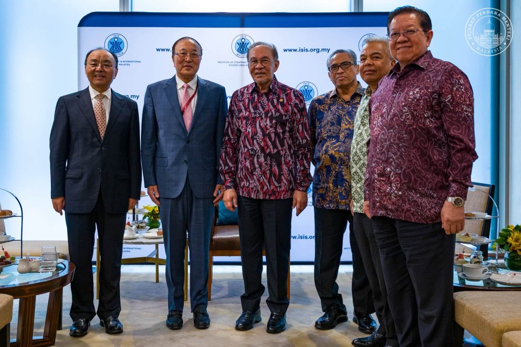KUALA LUMPUR, July 2 — Prime Minister Datuk Seri Anwar Ibrahim held talks with Boao Forum for Asia (BFA) Secretary-General Zhang Jun today, focusing on strengthening regional cooperation amid growing geopolitical and economic uncertainties. During the meeting, Anwar and Zhang exchanged views on the increasingly challenging regional and global landscape, including geopolitical tensions, economic pressures and the rapid pace of technological change. The Prime Minister stressed that closer, more inclusive and sustained regional cooperation remains essential to ensuring stability, prosperity and shared well-being across Asia. He reaffirmed Malaysia's commitment to working closely with the Boao Forum for Asia in key areas such as trade and investment, digital transformation, artificial intelligence (AI), energy transition, food security, education and talent development. According to Anwar, these collaborative efforts are expected to enhance the region's resilience while creating broader opportunities for cooperation that deliver tangible benefits to the people. He expressed hope that Malaysia's partnership with the Boao Forum for Asia would continue to deepen and contribute meaningfully to regional development and long-term economic growth. -- MINUTESMY