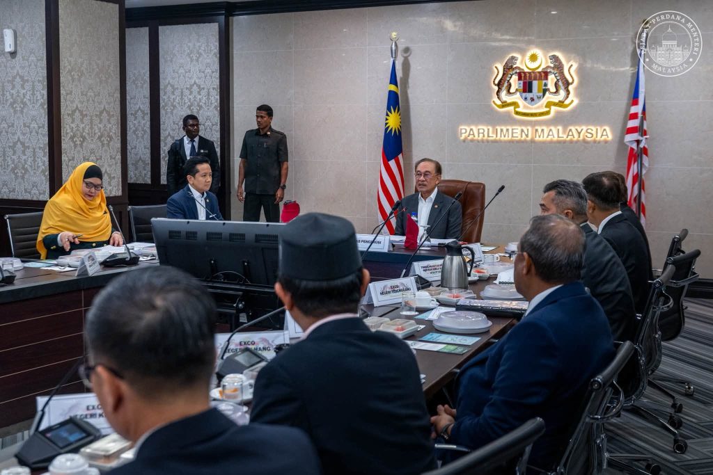 PUTRAJAYA, July 8 — Prime Minister Anwar Ibrahim has reaffirmed the MADANI Government's commitment to advancing Malaysia's climate change agenda while ensuring sustainable national development for future generations. In a statement following the National Climate Change Action Council (MTPIN) Bill No. 1/2026 Meeting, which he chaired today, Anwar said the meeting reviewed the progress of various initiatives aimed at strengthening Malaysia's commitment to addressing climate change. He said the initiatives are being implemented in line with the Paris Agreement and the United Nations Framework Convention on Climate Change> (UNFCCC). The Prime Minister also stressed the importance of broader engagement with state governments to ensure that climate-related policies and strategies are formulated in an inclusive manner. According to Anwar, stronger collaboration between the Federal Government and state administrations is essential to uphold the spirit of the Federal Constitution while respecting the jurisdiction and responsibilities of the states. He said such cooperation would help ensure the effective implementation of climate initiatives across the country. Anwar added that the MADANI Government remains committed to balancing economic development with environmental conservation, emphasising that sustainable growth is vital to safeguarding the well-being of future generations. -- MINUTESMY