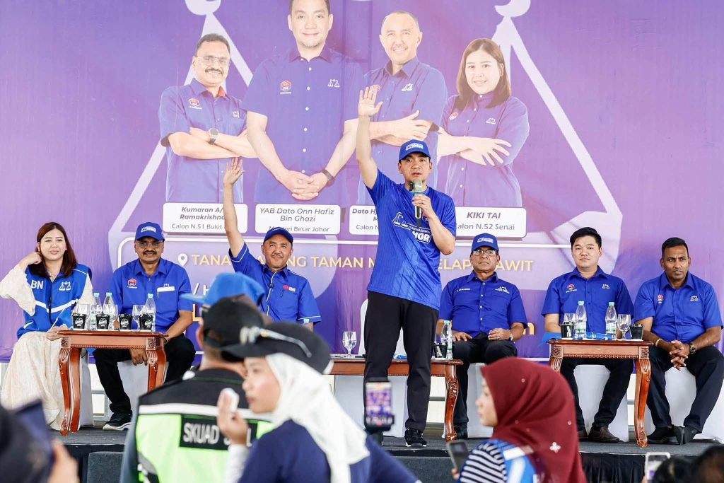 JOHOR BAHRU, JULY 9 -- Johor Menteri Besar Onn Hafiz Ghazi has called on voters to give their mandate to Barisan Nasional candidates in the upcoming Johor state election, saying the coalition's candidates are committed to serving the people and safeguarding the state's future. Speaking after attending a community programme in DUN Bukit Batu, Onn Hafiz said the event provided him with another opportunity to engage with Johoreans, listen to their views and receive their support as the campaign period draws to a close. He thanked residents who attended the programme and shared their aspirations, describing the nearly two-week campaign as an opportunity for BN leaders and candidates to get closer to the people while outlining their plans for Johor. Onn Hafiz said the coalition had worked hard throughout the campaign to earn the trust of voters and would now leave the final decision in the hands of the people. He appealed to voters to support BN candidates contesting in the area, namely Mohd Jafni Md Shukor for N.50 Bukit Permai, Kumaran Rama Krishnan for N.51 Bukit Batu, and Kiki Tai for N.52 Senai. According to Onn Hafiz, the three candidates possess the experience, capability and determination needed to become effective representatives who will listen to the people's concerns, work diligently and prioritise the interests of Johoreans. He also urged eligible voters to fulfil their civic responsibility by casting their ballots on 11 July, encouraging them to exercise their democratic right wisely and support Barisan Nasional candidates. Onn Hafiz expressed hope that the people of Johor would continue to place their trust in BN, adding that the coalition remains committed to serving the state and its people with dedication and integrity. -- MINUTESMY
