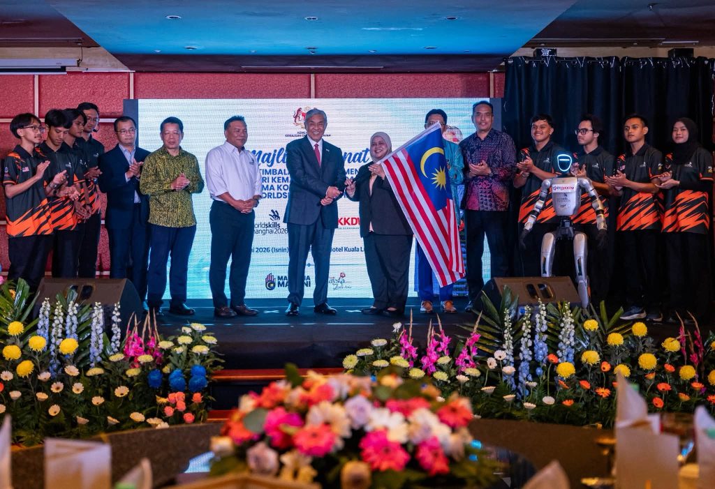 KUALA LUMPUR, July 13 – Deputy Prime Minister and Rural and Regional Development Minister Ahmad Zahid Hamidi has expressed his full support for the TVET@KKDW contingent that will represent Malaysia at the WorldSkills Shanghai 2026 competition, describing the participants as a testament to the country's growing technical and vocational education excellence. Zahid met the contingent ahead of the international skills competition, taking time to encourage the participants and wish them success as they prepare to compete on the global stage. He said he was inspired by the enthusiasm, determination and commitment displayed by the young competitors, expressing confidence that their passion would drive them to achieve excellence while bringing pride to the Ministry of Rural and Regional Development (KKDW) and Malaysia. A total of nine participants from TVET MARA, Universiti Kuala Lumpur (UniKL) and GIATMARA will represent KKDW in nine different skill categories at WorldSkills Shanghai 2026. According to Zahid, the participation marks KKDW's largest-ever contingent at the prestigious international competition, underscoring the country's continued success in producing highly skilled TVET graduates capable of competing on the world stage. As Chairman of the National TVET Council and Minister of Rural and Regional Development, Zahid reaffirmed his unwavering confidence in the contingent and encouraged the participants to give their very best throughout the competition. He also reminded the competitors to remain disciplined, humble and committed to lifelong learning, stressing that technical excellence must always be accompanied by strong values and professionalism. Zahid expressed hope that the contingent would be blessed with good health, smooth preparations and success in Shanghai, while carrying Malaysia's flag with pride and further elevating the country's reputation in international skills competitions. -- MINUTESMY