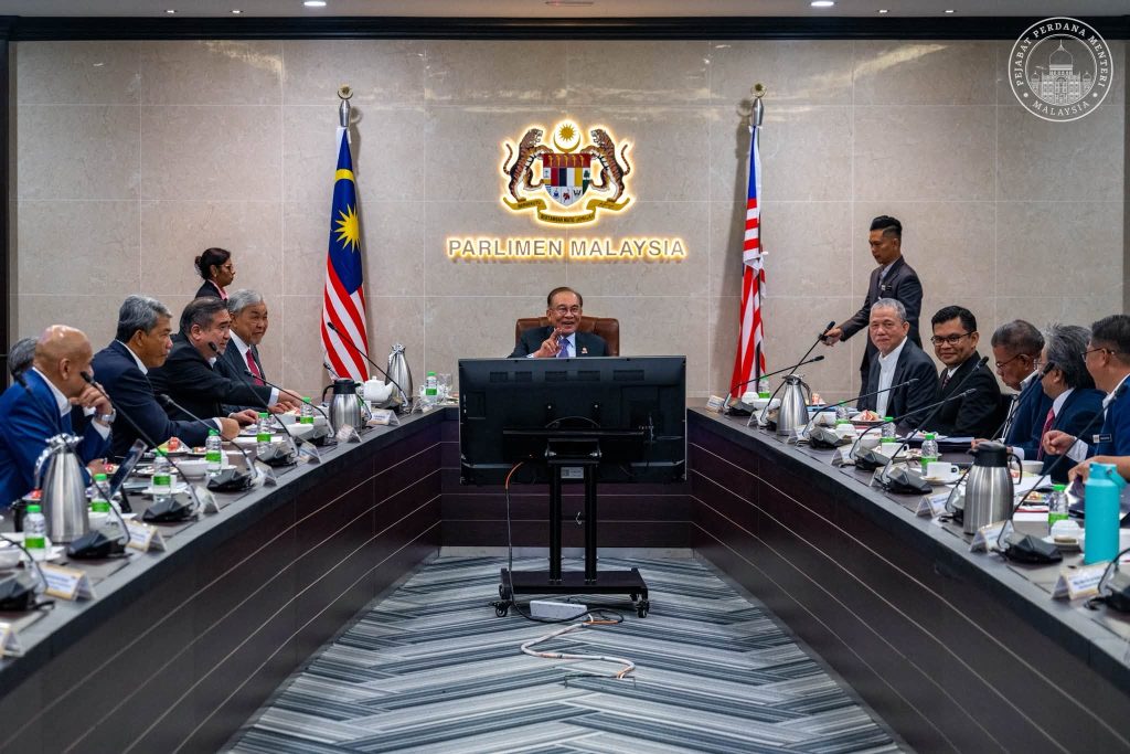 KUALA LUMPUR, July 14 — Prime Minister Datuk Seri Anwar Ibrahim chaired the National Economic Action Council (MTEN) meeting on Monday, where the government reviewed Malaysia's food security, refugee management, and measures to strengthen the country's manufacturing sector amid ongoing global supply chain challenges. Anwar said the meeting was informed that the country's supply of staple food remains stable and sufficient, with the government committed to ensuring continuous food security, maintaining affordable food prices, and safeguarding the welfare of paddy farmers and local food producers. He stressed that ensuring a secure and sustainable food supply remains a key priority under the MADANI Government as it continues efforts to strengthen the nation's food ecosystem. The meeting also focused on the management of refugees, an issue that has attracted increasing public attention. Anwar said the government is implementing a more systematic refugee registration process while leveraging technology and data analytics to combat smuggling, human trafficking, document fraud, and illegal border crossings. He reaffirmed the government's firm stance that no refugee is exempt from Malaysian law, including holders of United Nations High Commissioner for Refugees (UNHCR) cards. "Refugees who commit criminal offences have already been prosecuted, and enforcement actions will continue without compromise in accordance with the country's laws," Anwar said. On the economic front, MTEN reviewed strategies to enhance the resilience of Malaysia's manufacturing sector, which continues to face pressures arising from disruptions in global supply chains. Among the industries highlighted was the plastics sector, which plays a critical supporting role in several strategic industries, including food packaging, electrical and electronics, automotive manufacturing, and medical devices. Anwar said the government takes seriously the concerns raised by industry players regarding rising operational costs and current market challenges. He has instructed the Ministry of Investment, Trade and Industry (MITI), together with the Ministry of Economy, to conduct further engagement sessions with industry stakeholders to formulate practical solutions aimed at easing cost pressures while ensuring the long-term competitiveness and resilience of Malaysia's manufacturing ecosystem. The Prime Minister reiterated that the MADANI Government remains committed to balancing economic growth, national security, and the well-being of the people through coordinated policy implementation and effective governance. -- MINUTESMY