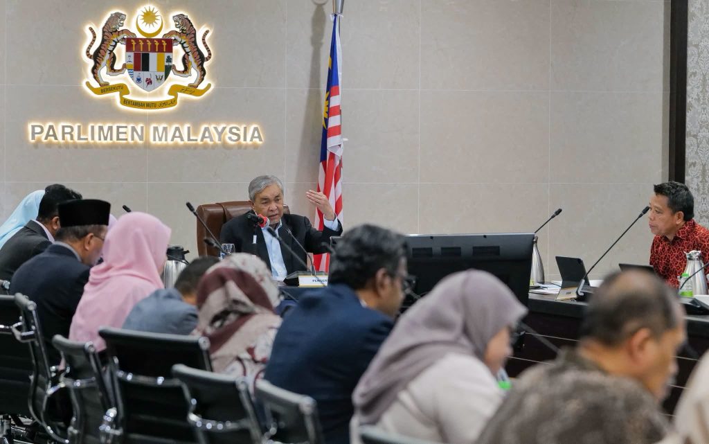 KUALA LUMPUR, July 14 — Deputy Prime Minister Datuk Seri Dr Ahmad Zahid Hamidi has reaffirmed the Ministry of Rural and Regional Development's (KKDW) commitment to ensuring the effective implementation of rural development initiatives for the benefit of communities across the country. Chairing the Ministry Development Action Council (MTPK) meeting at Parliament on Tuesday, Zahid reviewed the progress of various development projects and programmes being carried out under the ministry. He said the meeting served as an important platform to monitor implementation, coordinate efforts and ensure that projects are progressing according to plan. Zahid stressed that effective coordination between ministries, government agencies and all stakeholders remains essential in delivering development programmes efficiently and achieving the intended outcomes. "I have always believed that strong coordination among ministries, agencies and all parties involved is the key to more effective implementation," he said. The Deputy Prime Minister added that KKDW remains committed to continuously improving the delivery of rural development initiatives to enhance the well-being and quality of life of rural communities. He said the ministry will continue to strengthen its development agenda to ensure that every programme and project benefits the people while contributing to balanced and inclusive national development. According to Zahid, the government's rural development efforts are aimed at ensuring no community is left behind, in line with the broader aspirations of sustainable and inclusive growth under the MADANI framework. -- MINUTESMY