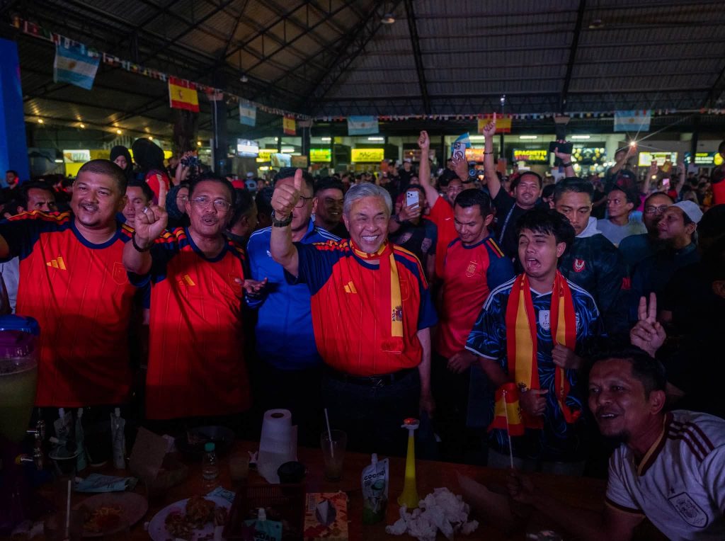 Zahid Hamidi: Spirit of Unity Shines Through 2026 FIFA World Cup Final Gathering at Bangi Square 2