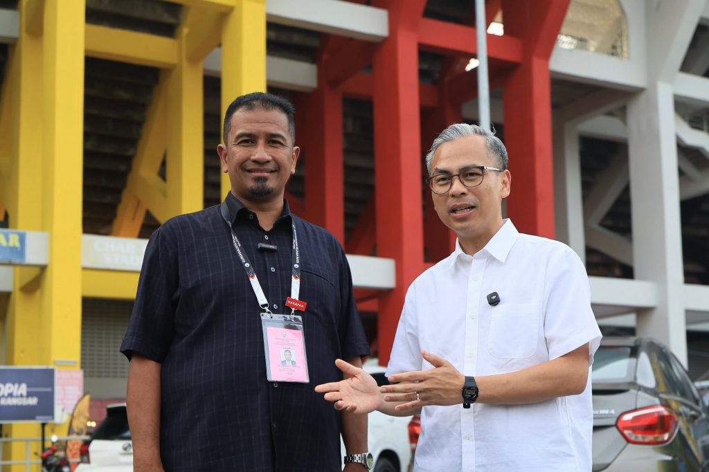 Datuk Seri Fahmi Urges Sikamat Voters to Choose Candidate Number 3, Ustaz Noor Azman