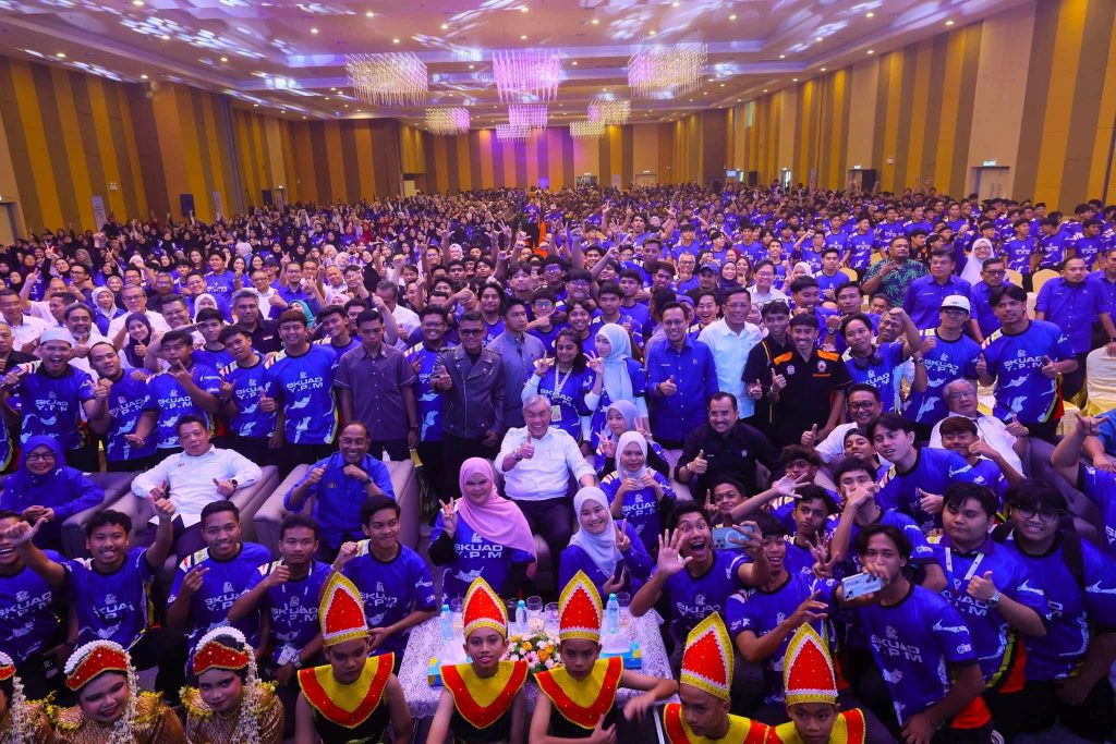 Zahid Hamidi Praises Negeri Sembilan Youth, Calls for Stronger TVET to Drive State's Future
