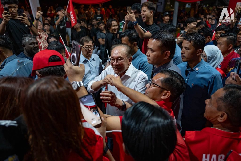 PM Anwar Urges Negeri Sembilan Voters to Renew Mandate for Pakatan Harapan