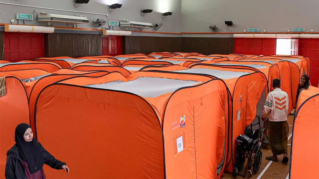 MELAKA, JULY 13 -- The flood disaster that hit Melaka last Saturday shows that the situation is improving when only 47 victims from 12 families are still housed at two temporary evacuation centres (PPS) in the state as of 8 am this morning, compared to 800 victims from 266 families at 5 pm yesterday. The Disaster Information Portal of the Department of Social Welfare (JKM) reported that all the victims involved were placed in two temporary evacuation centres (PPS), namely in the Alor Gajah and Jasin districts. Based on information from the portal, four PPS in the Melaka Tengah district have been closed and all victims were allowed to return to their homes yesterday. In the Alor Gajah district, five victims from a family are still being housed at the Kampung Jeram Public Hall PPS, while in Jasin, 42 victims from 11 families are being housed at Sekolah Kebangsaan Tehel. The victims involved consisted of 40 adults, children (five people) and infants (two people). -- NAMED