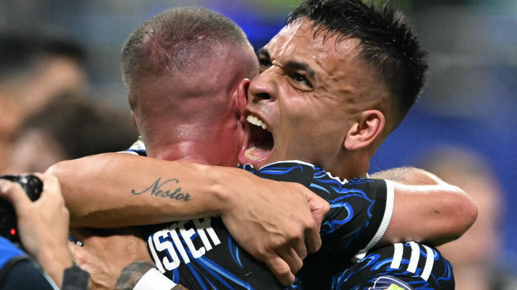 KUALA LUMPUR, July 16 – Lautaro Martinez struck deep into stoppage time as Argentina came from behind to defeat England 2-1 and secure a place in their second consecutive FIFA World Cup final at Atlanta Stadium in the United States on Wednesday. The dramatic semi-final appeared to be slipping away from the defending champions after Anthony Gordon gave England the lead in the 54th minute. However, Argentina mounted a late comeback, with Enzo Fernandez levelling the score in the 85th minute before Martinez rose highest to head home the winner in added time, sealing a memorable victory for Lionel Scaloni's side. The win sends La Albiceleste into Sunday's World Cup final at New York/New Jersey Stadium, where they will face 2010 champions Spain in a blockbuster clash for football's biggest prize. Argentina will now be aiming to successfully defend the World Cup title, while Spain will be seeking to lift the trophy for the second time in the nation's history. -- MINUTESMY