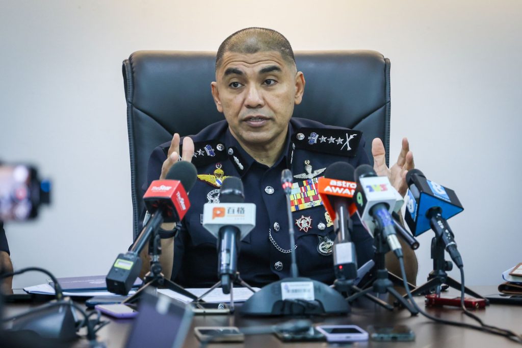 KUALA LUMPUR, July 1 -- The Bukit Aman Traffic Investigation and Enforcement Department (JSPT) will develop a profiling system involving drivers, companies and commercial vehicles to strengthen efforts to curb drug- and alcohol-impaired driving. Bukit Aman JSPT Director Datuk Seri Muhammed Hasbullah Ali said the initiative is being refined as part of proposals to tighten enforcement, including ensuring companies that employ such drivers are also held accountable for offences committed. "We are in the process of developing a profiling system for individuals, companies and vehicles, and are working with the Land Public Transport Agency (APAD), while also submitting proposals to the government to strengthen laws so that not only drivers are penalised, but companies that hire them are also held responsible," he told a press conference at Bukit Aman today. Muhammed Hasbullah said the move follows an increasing trend of commercial vehicle drivers being detected driving under the influence of drugs and alcohol, posing significant risks to road safety. He said that under the current Road Transport Act 1987, legal action is taken against individuals who commit offences, but the department is also proposing that employers or companies be held responsible. Muhammed Hasbullah also advised transport companies and commercial vehicle owners to conduct regular monitoring of their drivers, including urine screening tests, to ensure employees are not involved in drug abuse. Meanwhile, he said 121 lorry drivers were among 135 individuals detained after testing positive for drugs in 44 joint operations targeting commercial vehicle drivers along the North-South Expressway and East Coast Expressway from April to June. He said the figure was recorded from 713 urine screening tests conducted during the operation period, with 135 individuals detained in total. “Nearly 90 per cent of those detained were commercial vehicle drivers, involving 121 lorry drivers and 14 others,” he said. Muhammed Hasbullah said methamphetamine was the most commonly detected drug among lorry drivers in these operations, and based on current trends, some drivers are believed to be using illicit substances as a shortcut to sustain long driving hours. He said the operations, conducted by JSPT with cooperation from the Narcotics Criminal Investigation Department (NCID) Narcotics and the National Anti-Drug Agency (AADK), focused on trailer drivers, lorries, express buses, workers’ buses, school buses and vehicles carrying hazardous materials. -- BERNAMA