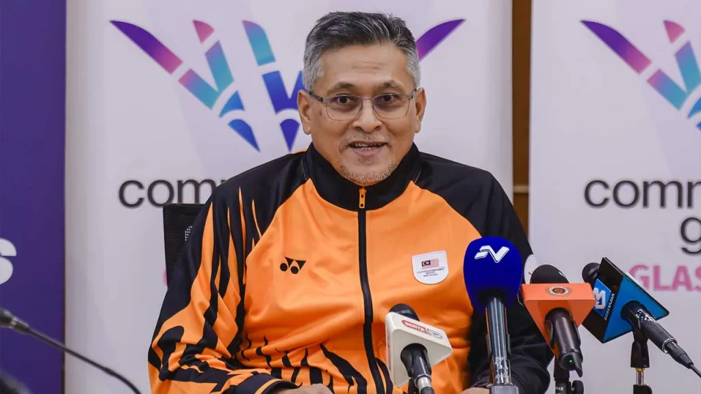 KUALA LUMPUR: The Malaysian contingent has set a target of five gold medals at the Glasgow 2026 Commonwealth Games, which is scheduled to take place from July 23 to August 2. Malaysia's Head of Contingent (CDM) to Glasgow 2026, Datuk Awalan Abdul Aziz, said that apart from five gold medals, the national contingent is also targeting two silver medals and four bronze medals. He said the target was based on an assessment of the preparation and potential of the athletes who will take on the national challenge in Scotland. "The training camp for athletes who will compete in Glasgow has been underway and we have made a decision on the contingent's target, which we call the 5-2-4 target, which is five gold medals, two silver and four bronze medals this time." "Of the four gold medals that were lost (in Birmingham 2022), our target should be only three golds left. However, perhaps the medals can be obtained through other events, God willing. As a contingent and a team, we are confident in setting that target," he said. He said this at a press conference after the Jalur Gemilang Handover Ceremony for the Malaysian Contingent to the Glasgow 2026 Commonwealth Games at the National Sports Council (MSN), Bukit Jalil here today. However, Awalan refused to detail the sports or athletes that were specifically targeted to win gold, instead admitting that weightlifting, track cycling, field bowling, judo, powerlifting and para-athletes were among the sports identified as having the potential to contribute medals. He said each sport has its own targets, but overall achievement must be seen as a team effort and not placed entirely on specific athletes or events. A total of 59 athletes, including national para athletes, will participate in eight of the 10 sports to be competed in Glasgow 2026, including swimming, track cycling, athletics, weightlifting and field bowls, in addition to six integrated para sports. For the record, Malaysia won seven gold medals, eight silver medals and eight bronze medals in the 2022 edition in Birmingham, England, but four of the seven gold medals were contributed through sports that were no longer being contested this time. Earlier, Youth and Sports Minister Dr Mohammed Taufiq Johari officiated the Jalur Gemilang Handover Ceremony to national long jump champion Datuk Abdul Latif Romly who was honoured as the national contingent's Jalur Gemilang bearer. Also present were Deputy Minister of Youth and Sports Mordi Bimol, President of the Olympic Council of Malaysia Tan Sri Mohamad Norza Zakaria, President of the Paralympic Council of Malaysia (MPM) Datuk Seri Megat D Shahriman Zaharudin and Director-General of MSN Jefri Ngadirin. -- BERNAMA