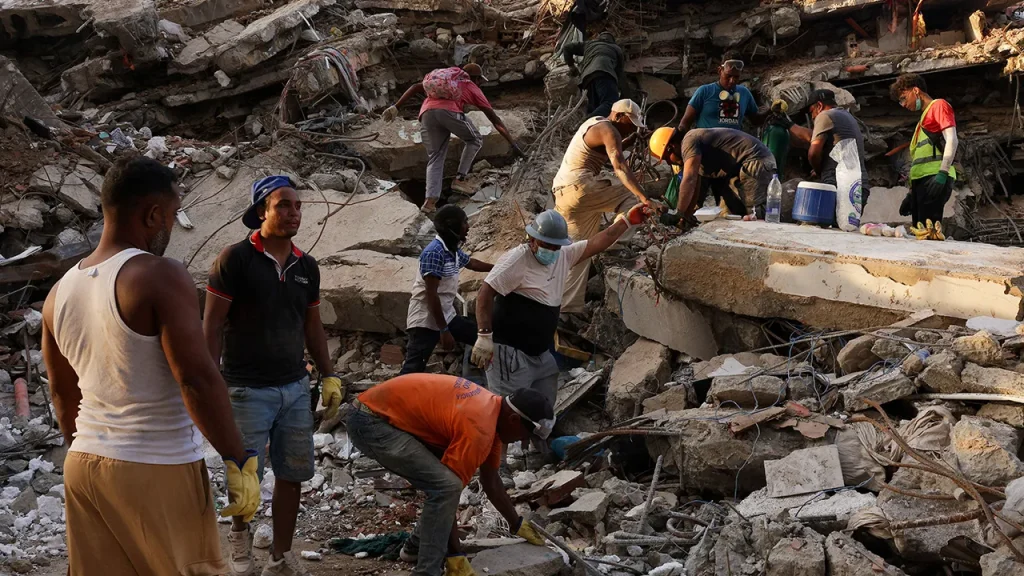 WASHINGTON: The death toll from two earthquakes that struck Venezuela last month has risen to 4,561, National Assembly President Jorge Rodriguez said on Monday. According to Anadolu Agency , Rodriguez said 16,740 people were injured. Authorities have assisted 128,324 families and set up 107 temporary camps housing 20,231 people, while another 17,907 still have no permanent place to live. Rodriguez said the earthquake also damaged 856 buildings, including 190 that collapsed. According to the United States Geological Survey (USGS), two earthquakes measuring 7.2 and 7.5 on the Richter scale struck the South American country on June 24. -- BERNAMA-ANADOLU