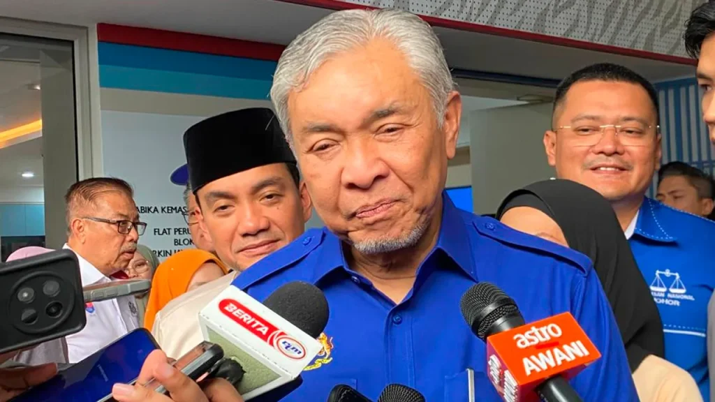 JOHOR BAHRU, July 3 -- Barisan Nasional (BN) respects Pakatan Harapan's (PH) manifesto for the 16th Johor State Election (PRN) to be held on July 11. BN chairman Datuk Seri Dr Ahmad Zahid Hamidi said that as a country that practices a democratic system, the political coalition always welcomes any offer from any party contesting. "I have studied the manifesto... we respect what they propose," he told reporters after the Leadership Engagement Ceremony with Parents of Tabika Kemas Bangsa Johor at the Larkin Court 1 Housing Flats here today. Also present were Johor Menteri Besar Datuk Onn Hafiz Ghazi and candidate for the Larkin State Assembly seat Mohd Hairi Mad Shah. Earlier, PH launched a manifesto with 10 offers, including the Johor Health Scheme, deposit assistance for first-time homeowners, a RM500 million fund allocation to empower the development of the younger generation and the empowerment of the education sector. Meanwhile, Ahmad Zahid in his speech said the BN manifesto was based on the record of excellence of the state government last term which successfully realised more than 90 percent of the promises made previously. He said this manifesto was drafted comprehensively to cater to every level of society without marginalizing any race or social background. Ahmad Zahid, who is also the Deputy Prime Minister and Minister of Rural and Regional Development, said the benefits offered cover various levels of people's lives, from pregnant mothers, children, school students, university students to single mothers and fathers. "As long as anyone lives in Johor, they are considered part of the Johor people and receive the same benefits," he said. At the same time, he assured that he would continue to assist in the development of Johor as long as he led the Ministry of Rural and Regional Development. The Johor state election saw 172 candidates contesting for 56 state assembly seats with polling day set for July 11 and early voting on July 7. -- BERNAMA