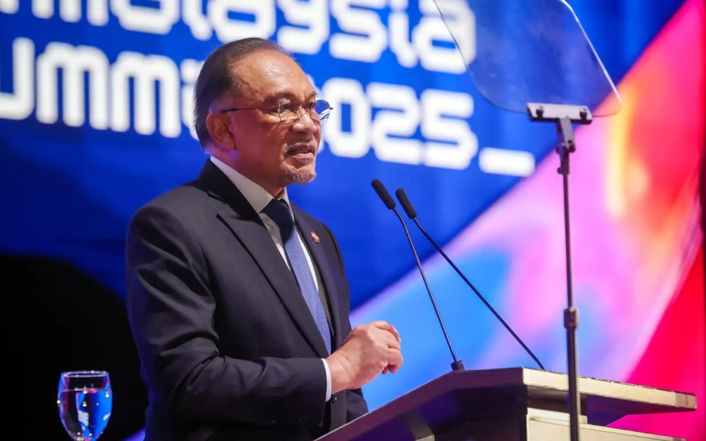 KUALA LUMPUR, July 1 -- Malaysia must accelerate efforts to equip its workforce with the skills and expertise needed to thrive in the artificial intelligence (AI) era. Prime Minister Datuk Seri Anwar Ibrahim today said rapid technological advancements were reshaping industries and creating new opportunities, making it imperative for the country’s education and training ecosystem to adapt. “AI will shape not only how businesses run, but how commerce itself is conducted, how credit is assessed, how risk is managed and how markets connect across borders,” he said in his keynote address at the inauguration of Ant International’s Global Operations Centre here today. Anwar said the government was also finalising the AI Governance Bill to establish a regulatory framework for the human-machine future, complementing existing laws, including the Cybersecurity Act and data protection regulations. He said digital trust remained the foundation of nation-building in the digital era, which had been prioritised under the 13th Malaysia Plan and the final phases of the Malaysia Digital Economy Blueprint. On a similar note, Anwar noted that Malaysia must move swiftly to prepare its young people for emerging industries by strengthening talent development and introducing new disciplines in education and training. He said the government was intensifying efforts to ensure the country’s education system kept pace with rapid technological changes and the evolving demands of the global economy. “Both the National Digital Council and National Education Council have recently focused on equipping Malaysians with the right skills for the future. “We must ensure that our children and young people receive the best possible training and are prepared to venture into new disciplines and opportunities emerging globally,” he said. The Prime Minister stressed that Malaysia must adapt quickly to the pace of technological change to avoid falling behind in an increasingly competitive digital landscape. He also expressed appreciation to Ant International for its confidence in Malaysia and for supporting the government’s efforts to nurture local talent and expand opportunities in the digital economy. -- BERNAMA 