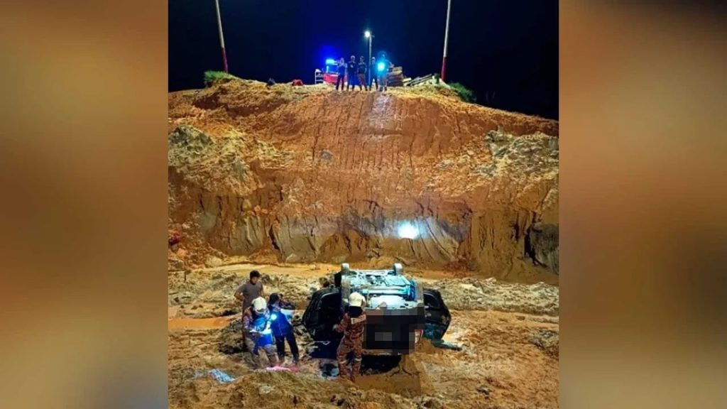 KOTA BHARU, JUN 2 -- Five Chinese nationals, including two women, were injured after the car they were travelling in plunged into a ravine at a culvert construction project site at Kilometer 41, Jalan Kota Bharu–Kuala Krai near Machang, last night. Machang District Police Chief Superintendent Azuhar Md Nor said his department received information regarding the accident from the public at approximately 12.01 midnight. He said initial investigations found that the accident occurred at about 11.50pm involving a Toyota Prius driven by a 66-year-old Chinese man along with four other Chinese passengers. "All of them were travelling from Temangan, Machang to Tok Bali, Pasir Puteh, guided by a navigation map application. "The vehicle is believed to have entered the culvert project site area which is still under construction and has not been opened to the public before falling into the ravine," he said in a statement today. Azuhar said all the victims, consisting of three men and two women aged between 40 and 66, were rushed to Machang Hospital for further treatment. The case is being investigated under Section 43(1) of the Road Transport Act 1987, he said. He also advised all road users to always be aware of warning signs, cones and barriers in construction work areas and not to rely entirely on navigation applications, especially at night, to avoid unwanted incidents. Meanwhile, PBK 1 Operations Commander Mohd Fadzil Musa when contacted by Bernama said two victims were seriously injured after being trapped in the vehicle involved, namely Wang Fuying, 59, and Wang Yumi, 61, while the other three injured were Pan Jieyin, 66, Yang Chuan, 40, and Zeng Guojin, 65. -- BERNAMA