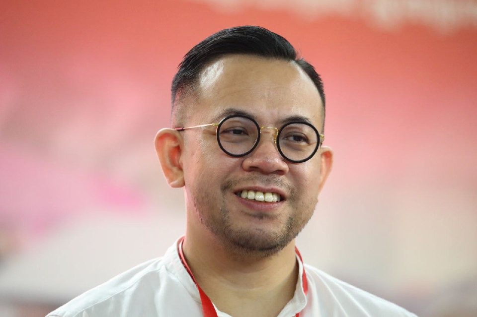 BATU PAHAT, July 2  -- DAP is confident that its line-up of first-time candidates contesting under the Pakatan Harapan (PH) banner in the Johor state election can bring meaningful change to their respective constituencies. DAP deputy secretary-general Steven Sim Chee Keong said the Johor DAP leadership's decision to field candidates who had never contested an election reflected the party's commitment to giving younger leaders the opportunity to step forward and serve the people. Sim, who is also the Minister of Entrepreneur Development and Cooperatives said although they were new faces in electoral politics, the candidates were not newcomers to the political arena, as many had gained extensive experience working behind the scenes for the party. "We are giving them the opportunity to serve as candidates and, if entrusted by the people, they will go on to become elected representatives. While we are introducing young and new candidates, we are not sidelining our senior leaders. "We will continue to involve those who have previously served as elected representatives and party leaders in our campaign and grassroots efforts," he told Bernama after a breakfast session with DAP's Parit Raja state seat candidate here today. Also present were DAP assistant national publicity secretary Young Syefura Othman and the party's Parit Raja candidate Shazwan Dzainal Abidin. Young Syefura said the party was fully backing its new candidates to demonstrate that every individual within DAP possessed the capability to lead, while also providing them with the opportunity to showcase their potential at the grassroots level. She said Shazwan, who hails from Batu Pahat, has nearly a decade of political experience, including serving as special officer to the Penggaram state assemblyman. Young Syefura also praised Shazwan's positive spirit throughout the first six days of campaigning, despite Parit Raja being widely regarded as one of Barisan Nasional's strongholds. Meanwhile, Shazwan said he was encouraged by the warm reception from local residents, admitting that he had initially felt nervous about contesting in the constituency. "I am excited to be contesting in what has traditionally been an UMNO and BN stronghold. However, the response from the people has been very encouraging. Some even approached me for selfies, and that has given me added confidence," he said. In the Johor polls, DAP, contesting under the PH banner, is fielding 17 candidates in Jementah, Bekok, Tangkak, Bentayan, Yong Peng, Parit Raja, Penggaram, Mengkibol, Paloh, Tiram, Johor Jaya, Stulang, Perling, Skudai, Bukit Permai, Senai and Pekan Nanas. A total of 172 candidates are contesting in the Johor state election, with polling on July 11 and early voting on July 7 -- BERNAMA  