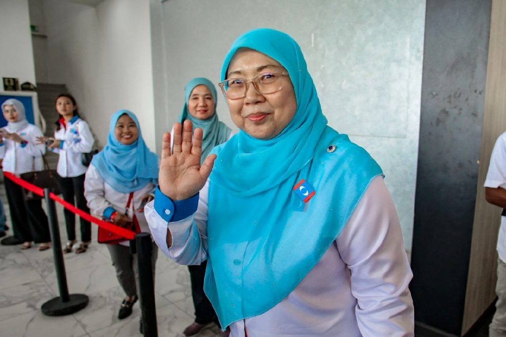 JOHOR BAHRU, July 2 -- The Pakatan Harapan (PH) campaign in constituencies contested by its candidates in the Johor State Election continues to run smoothly despite several minor incidents described as sabotage attempts. PKR secretary-general Datuk Fuziah Salleh said the incidents included the removal and damage of posters, as well as the burning of party flags, but insisted that they have not affected the overall momentum of the ongoing PH campaign. “There were a few incidents such as posters being torn, billboards damaged and flags being burned, but overall our campaign (in the Johor polls) is still calm and the momentum has not been affected.” she said. Fuziah, who is also the Deputy Minister of Domestic Trade and Cost of Living, said this at a press conference held in conjunction with a review of the Budi MADANI Diesel subsidy assistance mechanism at a petrol station here today. Also present were Johor Ministry of Domestic Trade and Cost of Living (KPDN) director Lilis Saslinda Pornomo. According to her, the intensity of PH’s campaign in the Johor polls continues to be intensified, with every candidate having a packed schedule from dawn until midnight, attending up to 10 programmes daily. She said feedback from voters towards PH candidates, especially youths and first-time voters, has been very positive and shows increasing support for the Federal ruling coalition. Asked about PH candidates for the Skudai and Perlis state seats, who had announced what they claimed was a manifesto earlier, she clarified that it was not an official party manifesto, but the commitment or determination of the candidates to their respective areas. She said issues such as local matters, including waste collection problems, should not be considered a manifesto as they do not represent comprehensive state policies. “When we talk about the manifesto, we are talking about the major policies that can and will be implemented when PH forms the state government. What the candidates mentioned are simply pledges to assist their respective constituencies. “That is not a manifesto, it’s more of an effort or commitment by the candidates to help their areas only, not the big policies of the state government,” she said. The PH manifesto for the Johor state election is expected to be announced tomorrow. A total of 172 candidates are contesting the Johor state election, with polling set for July 11, while early voting will take place on July 7. -- BERNAMA 