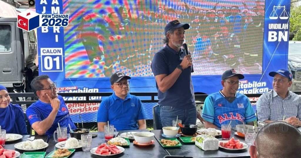 PONTIAN, JULY 3 – Former federal minister Khairy Jamaluddin Abu Bakar said Johor’s strong economic performance is the result of the Barisan Nasional (BN) state government’s political stability and decisive leadership since securing a large electoral mandate in 2022. Speaking at a campaign event in the Pulai Sebatang state constituency, Khairy highlighted that Johor recorded an economic growth rate of eight percent, describing it as the fastest in the country. He attributed the achievement to the BN-led state administration’s ability to make decisions without political constraints or the need to negotiate with coalition partners. According to Khairy, Menteri Besar Datuk Onn Hafiz Ghazi has been able to implement policies efficiently because the Johor government is not dependent on the approval of multiple political parties. He said governments formed through broad political coalitions often face challenges in making difficult decisions, as leaders must balance the interests of various parties. In contrast, he argued that Johor’s administration has been able to focus on policies that directly benefit the people. Khairy said this was the type of governance BN hopes to maintain in the upcoming Johor state election by securing another strong mandate. He also addressed criticism surrounding Onn Hafiz’s stance against forming a Unity Government in Johor, saying the Menteri Besar’s position should not be interpreted as arrogance. Instead, Khairy said Onn Hafiz’s priority is to preserve the government's ability to govern effectively and continue implementing state initiatives without political interference. He cited programmes such as the Johor charitable assistance scheme, charity sales, and the Rumah Bangsa Johor housing initiative as examples of policies that the Menteri Besar aims to sustain. Khairy added that a government free from coalition pressures would be better positioned to continue these initiatives and avoid situations where political partners could threaten to withdraw support over policy disagreements. He concluded by expressing confidence that BN would secure another mandate in Johor, allowing the state government to continue its development agenda with political stability. -- MINUTESMY