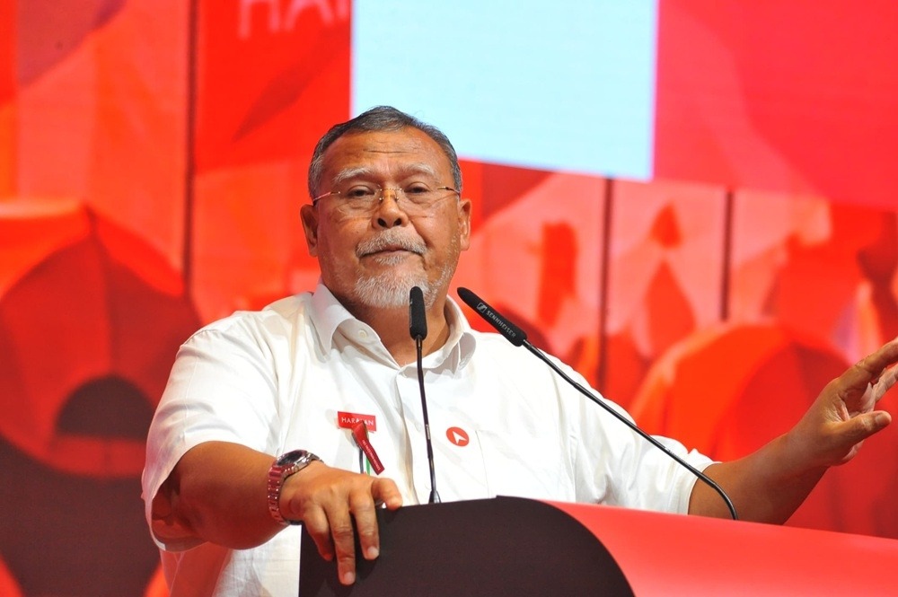 JOHOR BAHRU, July 3 -- Pakatan Harapan's (PH) record of delivering all the pledges in its 100-day manifesto when it governed Johor after the 14th General Election (GE14) should serve as a benchmark for voters in the upcoming Johor state election, said Johor PH chairman Aminolhuda Hassan. He said the achievement demonstrated that PH not only made election promises but also fulfilled its commitments to the people. Among the 10 initiatives delivered under the 100-day manifesto were limiting the Menteri Besar's tenure to two terms, introducing the Johor Health Card (Kad Sihat Johor), implementing an open tender system and providing 10 cubic metres of free water to eligible groups. "We also delivered a takaful scheme for senior citizens, higher education incentives, licence fee exemptions for hawkers, a 50 per cent discount on outstanding rent for People's Housing Project (PPR) units, the vertical government quota and marriage incentives for young people," he said at the launch of PH's "Johor for All" manifesto here today. Also present were PH Presidential Council member Datuk Seri Amirudin Shari, PKR secretary-general Datuk Dr Fuziah Salleh, Johor DAP chairman Teo Nie Ching and Johor PKR chairman Datuk Seri Dr Zaliha Mustafa. Aminolhuda urged Johor voters to turn out in large numbers on July 11 and give PH the mandate to form the state government. The Johor Amanah chairman said he was confident the manifesto launched today could be implemented by the coalition if it forms the next state government. "I am confident the (future) leadership will continue the work led by Datuk Seri Anwar Ibrahim at the federal level and deliver on what has been promised," he said. PH is contesting all 56 state seats in the Johor polls. -- BERNAMA