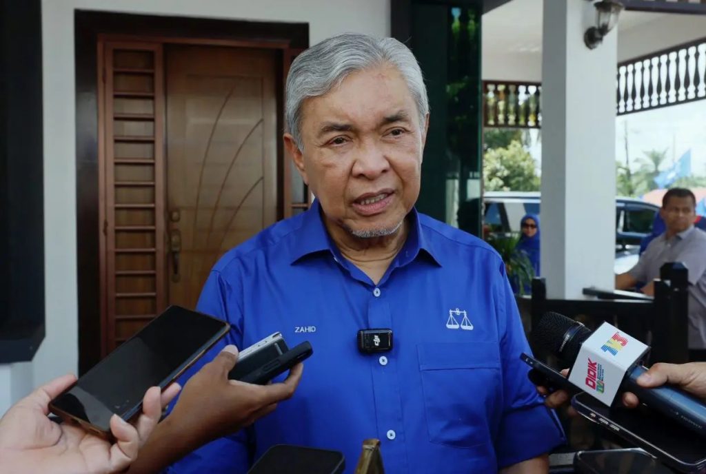 JOHOR BAHRU, July 3-- Barisan Nasional (BN) chairman Datuk Seri Dr Ahmad Zahid Hamidi has reminded all parties to stop playing up old issues unrelated to Johor during the state election campaign period, to ensure a mature and respectful political contest. The Deputy Prime Minister said campaign focus should instead be on candidates’ strengths and their offers to the people, noting that some of the contesting parties are also cooperating at the federal government level. “Although there are certain individuals who have been attacking UMNO and BN with old issues, I hope these issues will not be played up because we are partners at the federal level, and I hope we approach the political arena in Johor with wisdom and in the best possible manner. “I don’t think we need to raise other issues because every week we meet at the Cabinet meeting, and I do not want them to feel awkward when meeting leaders who are their colleagues in the Cabinet,” he said after attending a community programme in the Kempas state constituency today. Ahmad Zahid also denied claims that BN is overconfident in facing the state election, saying the party considers itself the underdog, based on changes in the state’s political landscape. He said BN must work hard to improve on its performance of capturing 40 seats in the last state election, especially as more than half of the voters are now young people. According to him, the manifesto presented by Menteri Besar Datuk Onn Hafiz Ghazi places emphasis on youth needs, including job opportunities and skills development through Technical and Vocational Education and Training. Noting that the unemployment rate has fallen to 2.9 per cent, Ahmad Zahid, who is also Minister of Rural and Regional Development, said this is a positive sign, but young people still need access to premium-wage jobs that can be achieved through skills training. “What we are offering in Johor is technical and skills training for young people, with high opportunities being given strong emphasis in the Barisan Nasional manifesto,” he said. He therefore appealed to young voters in Johor to support BN candidates in the state election, taking into account the offerings provided for their future. BN is contesting all 56 seats in the 16th Johor state election. Polling will be held on July 11, with early voting on July 7. -- BERNAMA