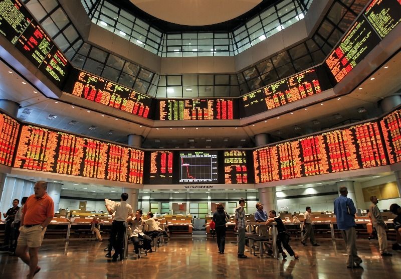 KUALA LUMPUR, July 6 -- Local institutions extended their net buying streak on Bursa Malaysia to 12 consecutive weeks, recording net inflows of RM474.6 million last week.  MBSB Investment Bank Bhd (MBSB Research) said in its fund flow report for the week ended July 3, 2026 that the sustained buying came as foreign institutions remained net sellers for an eighth consecutive week, with net outflows of RM391.1 million.  “Foreign investors were net sellers on three of the five trading days last week, with the highest outflows recorded on Tuesday at RM183.0 million, followed by Thursday (RM144.9 million) and Wednesday (RM130.3 million). The largest inflows were recorded on Monday at RM55.4 million, followed by Friday at RM11.7 million,” it said.  MBSB Research said the technology sector recorded the highest net foreign inflows at RM41.6 million, followed by transportation and logistics (RM26.0 million) and construction (RM22.2 million). The largest net foreign outflows were from the financial services sector at RM252.2 million, followed by consumer products and services (RM60.0 million) and healthcare (RM59.3 million), it said.  The average daily trading volume declined across all investor groups, falling 12.7 per cent among retailers, 23.4 per cent among local institutions and 5.9 per cent among foreign investors. -- BERNAMA 