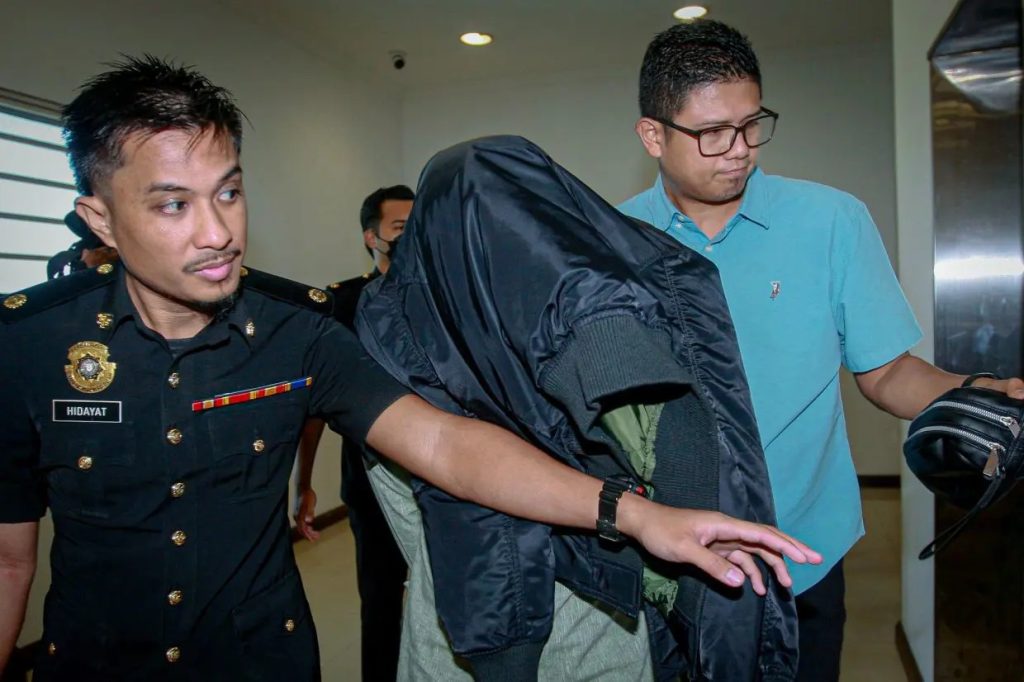 SHAH ALAM, July 6  -- An assistant director with the Royal Malaysian Customs Department pleaded not guilty in the Sessions Court here today to receiving RM15,000 in bribes last month. Fareez Akmal Md Yusuf, 38, an officer with the Kuala Lumpur Enforcement Division’s Investigation Branch (Trade Fraud), is charged with allegedly accepting RM15,000 in cash from a 50-year-old man in return for helping to close an investigation he was conducting. He is accused of committing the offence at a car park in Petaling on June 6 under Section 17(a) of the Malaysian Anti-Corruption Commission (MACC) Act 2009, which carries penalties under Section 24(1) of the same Act. If found guilty, the accused is liable to a maximum of 20 years’ imprisonment and a fine of at least five times the value of the bribe or RM10,000, whichever is greater. MACC Deputy Public Prosecutor Muaz Ahmad Khairuddin proposed bail of RM10,000, subject to additional conditions that the accused surrender his passport to the court, report to a nearby MACC office and refrain from contacting prosecution witnesses. Lawyer Azrul Zulkifli Stork, representing Fareez Akmal, asked the court to consider bail of RM5,000, arguing that his client supports a family and elderly parents in poor health. Judge Datuk Mohd Nasir Nordin ordered bail of RM5,000 with further conditions as requested by the prosecution, and set Aug 3 for mention. -- BERNAMA 