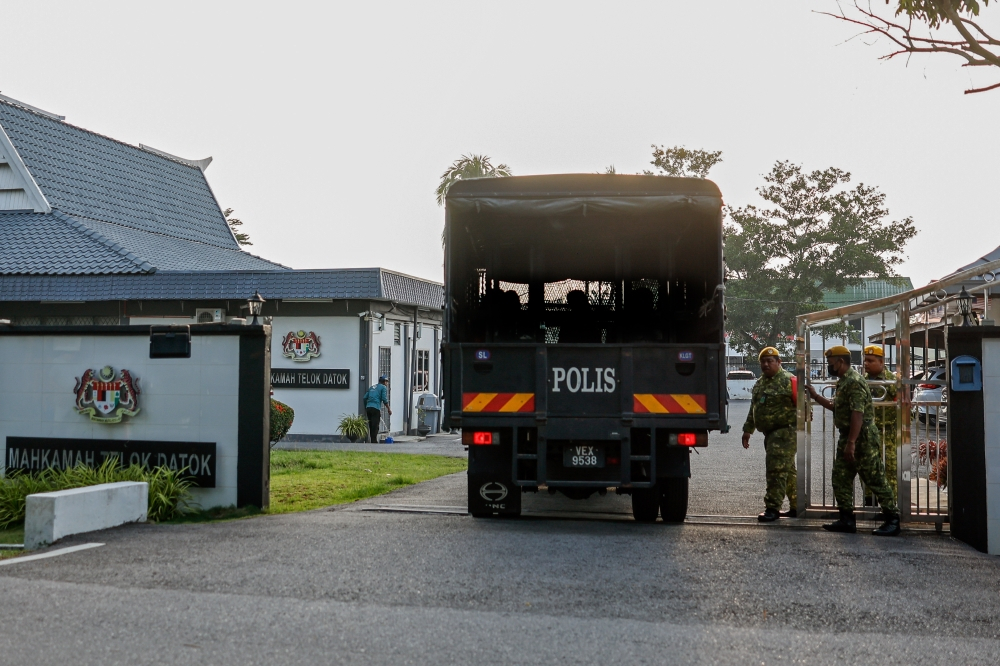 KUALA LANGAT, July 7 -- The suspect in the stabbing of a Form Three girl at a school in Banting has been remanded for four days. Magistrate Maslinda Selamat at the Telok Datok Magistrate’s Court today granted a remand order keeping the 15-year-old suspect in custody until May 10. Kuala Langat district police chief Supt Mohd Akmalrizal Radzi confirmed the matter via WhatsApp. National Legal Aid Foundation (YBGK) lawyer S. Vijeswari Devi, representing the suspect, also confirmed that her client is a person with autism. The suspect arrived at the court in a police vehicle at approximately 8 am and left at around 9 am. In a statement yesterday, the Selangor State Education Department said police had arrested a suspect believed to be involved in the stabbing of a female student at a school in Banting. It also said the injured student was being treated at Banting Hospital. The victim’s father told reporters that his daughter had suffered lung injuries and 16 stab wounds. -- BERNAMA 