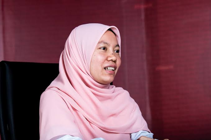 JOHOR BAHRU, July 8 — Pakatan Harapan (PH) candidate for the Tiram state seat, Nor Zulaila, has called for stricter enforcement against river pollution and greater community participation in environmental conservation, warning that Johor must not allow another environmental disaster like the 2019 Sungai Kim Kim incident. In a media statement on Tuesday, Nor Zulaila said the Sungai Kim Kim tragedy, which affected thousands of residents and forced the closure of schools, remained a painful reminder that effective enforcement is essential to protect public health and the environment. She said while Malaysia already has environmental laws, there should be no compromise in enforcing them consistently to prevent future pollution incidents. "As Tiram continues to experience rapid development and attract investment, economic growth must go hand in hand with environmental protection. Development is only meaningful if it safeguards the health, safety and quality of life of the people," she said. Nor Zulaila, who holds an academic background in environmental studies, said rivers should not be viewed merely as waterways but as the lifeblood of communities, reflecting how responsibly development and natural resources are managed. Drawing on more than 12 years of community service, she said environmental issues directly affect people's daily lives, including public health, livelihoods, water supply and public confidence in their local communities. To strengthen environmental stewardship, she proposed establishing Sahabat Sungai Tiram, a community-based initiative involving residents, youths, schools, non-governmental organisations and industry players to monitor rivers, organise regular clean-up programmes, conduct environmental education and provide a rapid reporting channel for pollution incidents. She also proposed expanding outdoor environmental education programmes to allow students to learn about local rivers, biodiversity, water quality and conservation efforts firsthand. According to Nor Zulaila, exposing children to environmental conservation from a young age would help cultivate a more responsible generation that values and protects natural resources. At the same time, she urged authorities to intensify enforcement against river pollution, stressing that compliant industries should continue to receive support while those found polluting rivers must face firm action without compromise. Nor Zulaila said she hoped Tiram would become known not only as a rapidly developing constituency but also as a model for sustainable and responsible development, where economic progress and environmental conservation advance together through effective governance, responsible planning and active community participation. -- MINUTESMY