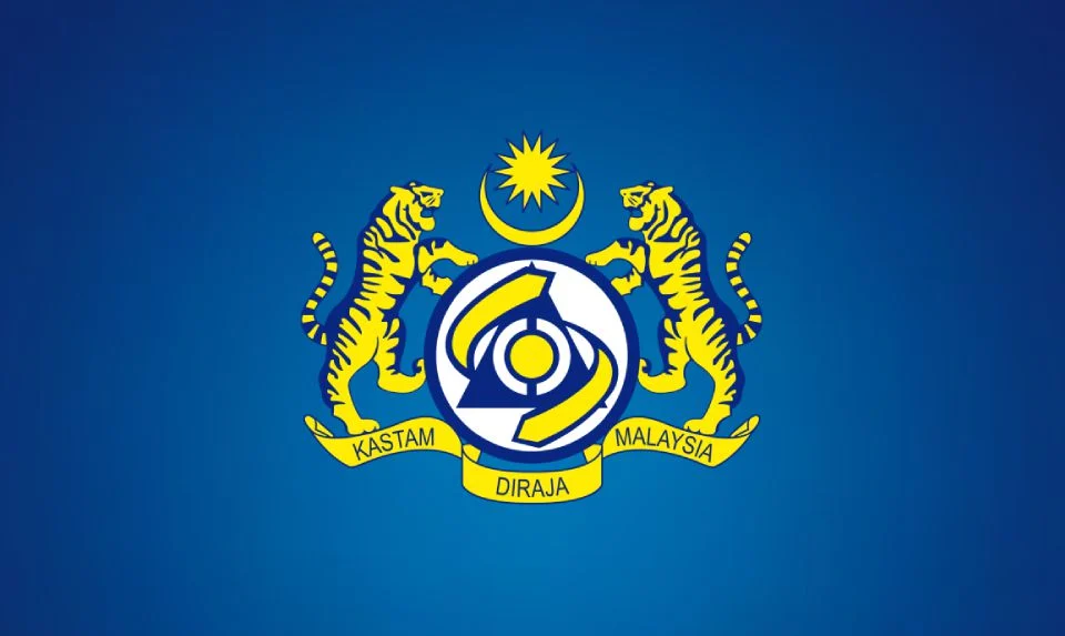 NILAI, July 1 -- The Royal Malaysian Customs Department (JKDM) dismantled an international drug distribution syndicate through five separate cases involving the seizure of various types of drugs weighing 4.83 tonnes, estimated to be worth RM300.7 million, from April to June this year. Its director-general, Datuk Amran Ahmad, said that this largest seizure involved 3,396.6 kilogrammes (kg) of heroin worth RM169.83 million, which was found in a container at West Port, Port Klang on June 15. The investigation found that the drugs were hidden in 18,870 boxes of beverages containing a liquid suspected to be heroin. The cargo is believed to have been brought in from a West Asian country in transit before being sent to Australia as the final destination. "This syndicate uses a modus operandi by making false declarations as food, soap, detergent, hair gel, and sponges to deceive the authorities," he said at a press conference at the JKDM headquarters here today. Amran said that the JKDM also seized 161.39 kg of cannabis buds worth RM12.91 million, from 11 cargo cabins containing 269 transparent plastic packages filled with the drugs, during an inspection at a logistics company in the cargo area of Kuala Lumpur International Airport (KLIA), Sepang on May 18. Amran said that following that, two locals in their 20s and 30s, who are shipping agents, were detained to assist in the investigatione. He said three more seizure cases involved various types of drugs and psychotropic substances totallnig 6.11 kg, worth RM978,778, methylenedioxy methamphetamine or MDMA (220.3 kg) amounting to RM33.05 million, and cannabis buds (1,049.5 kg), worth RM83.96 million at various locations including KLIA and Port Klang. All cases are being investigated under Section 39B of the Dangerous Drugs Act 1952. Amran added that the biggest success so far proves JKDM's continuous commitment to combating drug smuggling activities that make Malaysia a transit route. -- BERNAMA