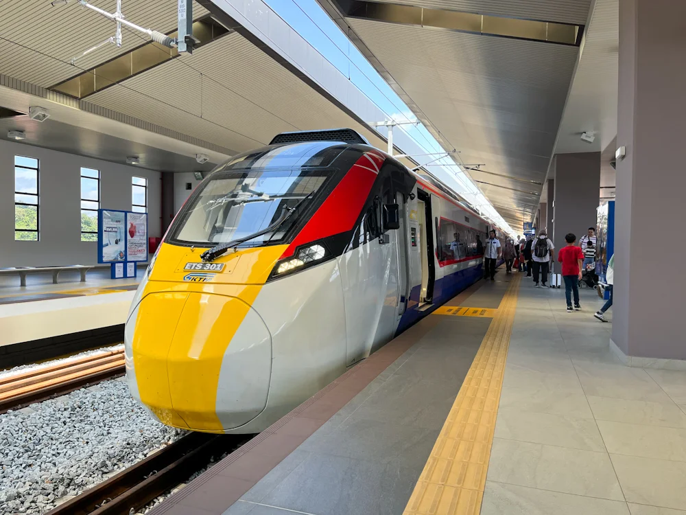 KTMB train for the 2027 ETS and ERT passenger services.